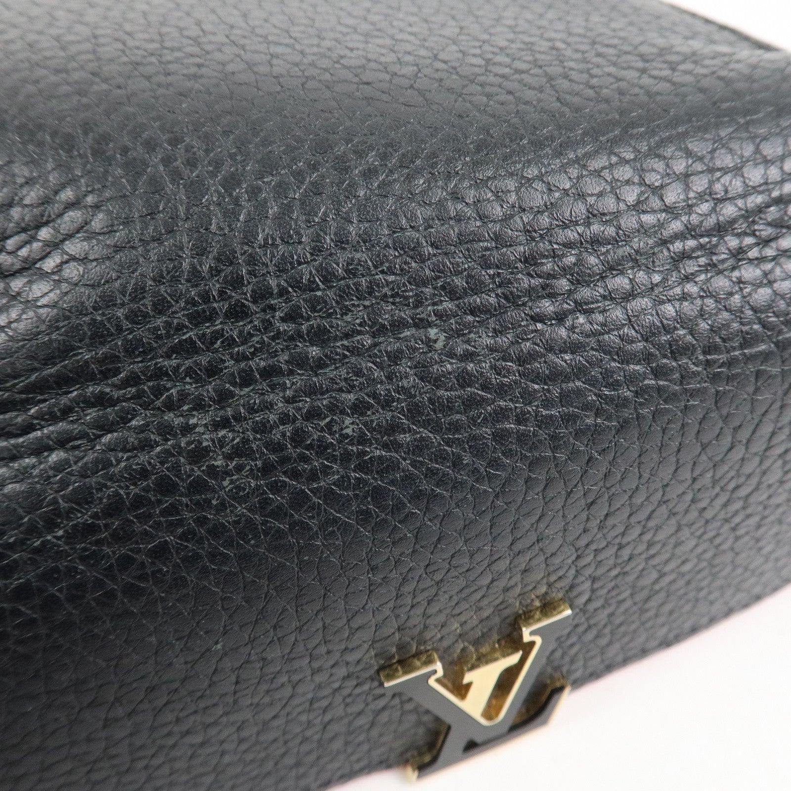 Louis Vuitton Portefeuille Capucines Compact Wallet Black M62157 Used