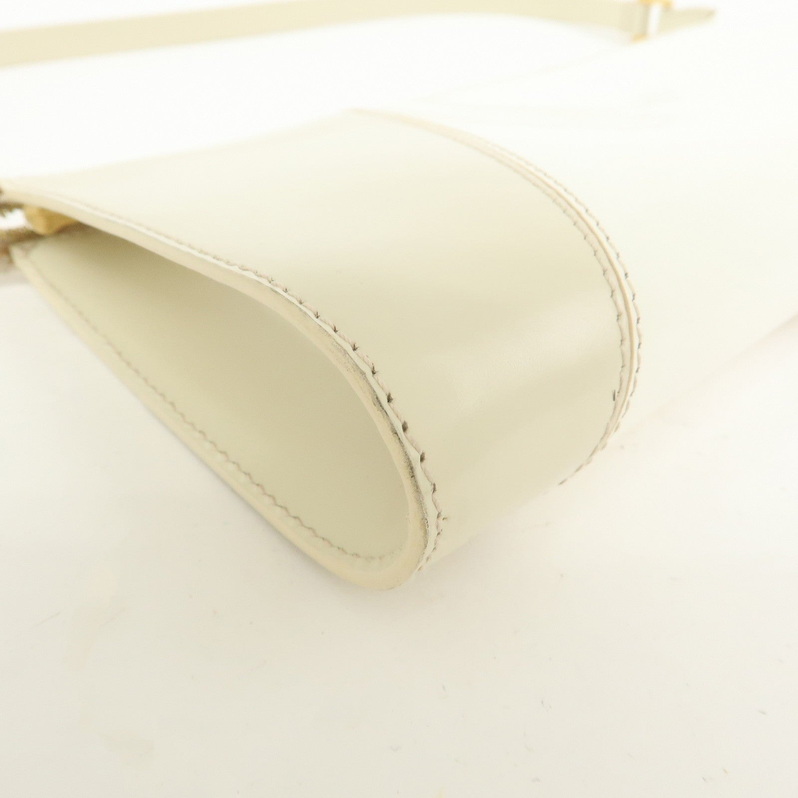 Ferragamo Gancini Leather Shoulder Bag Hand Bag Beige Ivory