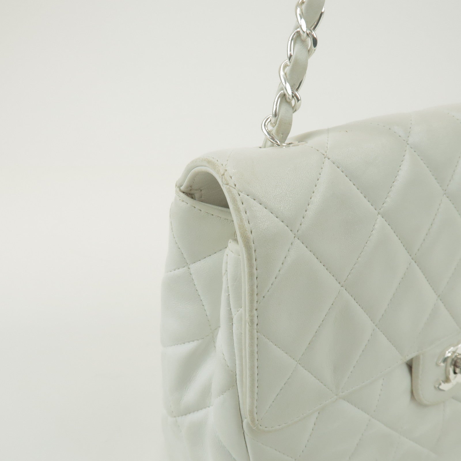 CHANEL Matelasse Lamb Skin Chain Shoulder Bag White Silver