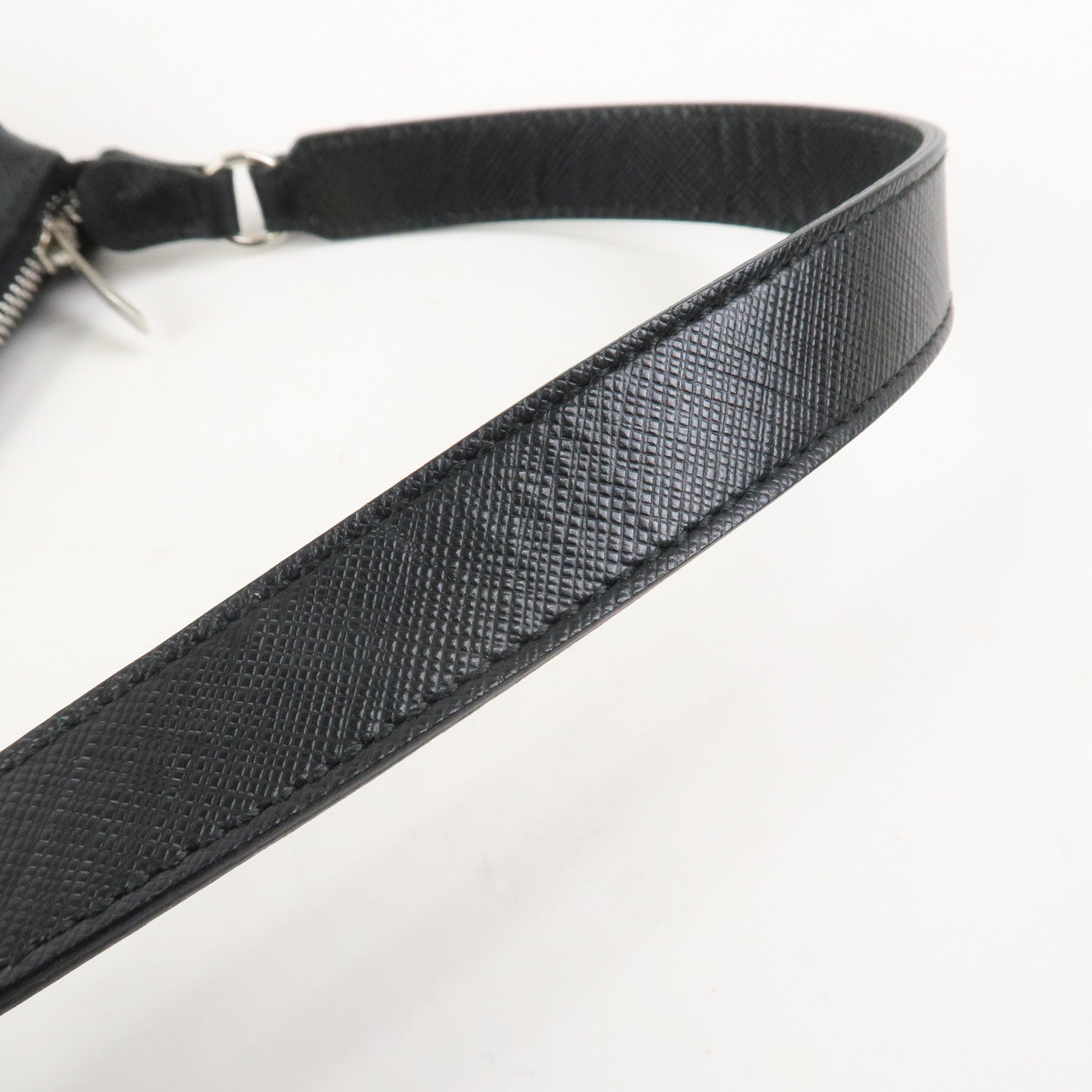 Ferragamo Gancini Leather Shoulder Bag Hand Bag Black