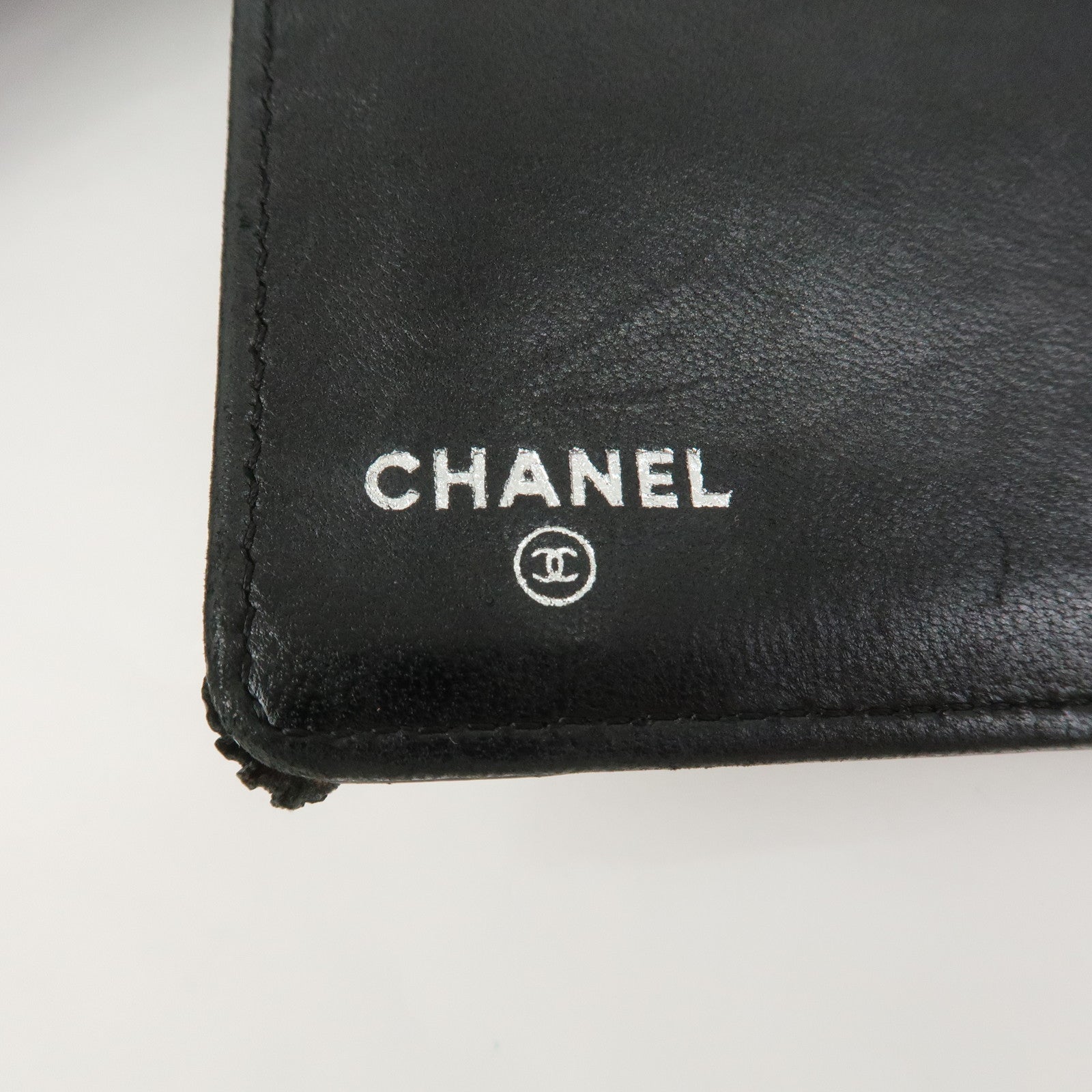 CHANEL Icon Line Patent Leather Bi-fold Long Wallet Black A37151