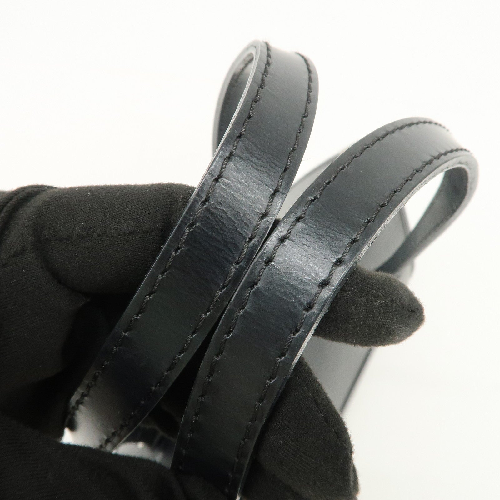 Louis Vuitton Epi Leather Madeleine PM Hand Bag Noir Black M59332