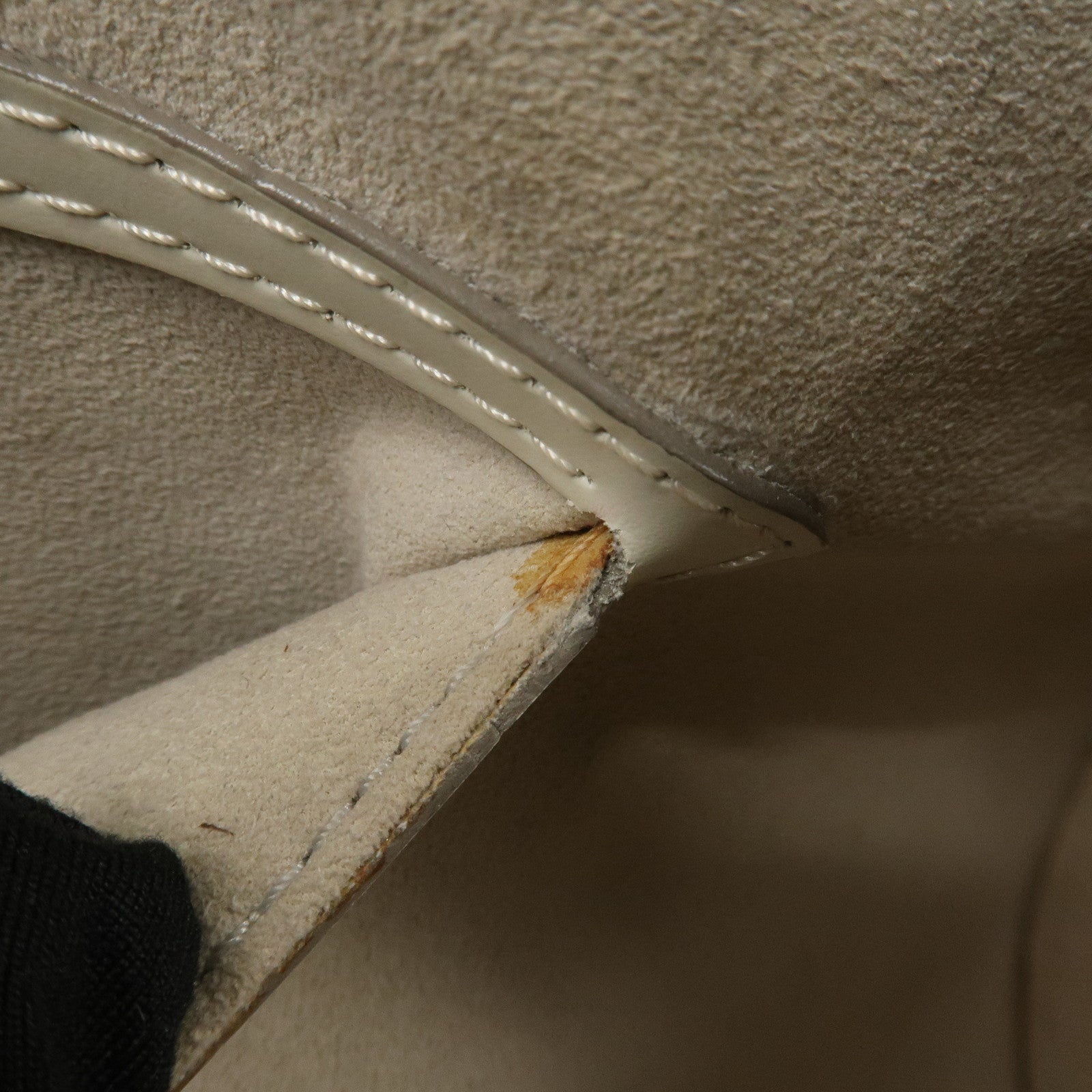 Louis Vuitton Epi Leather Soufflot Shoulder Bag Hand Bag Ivory White Used