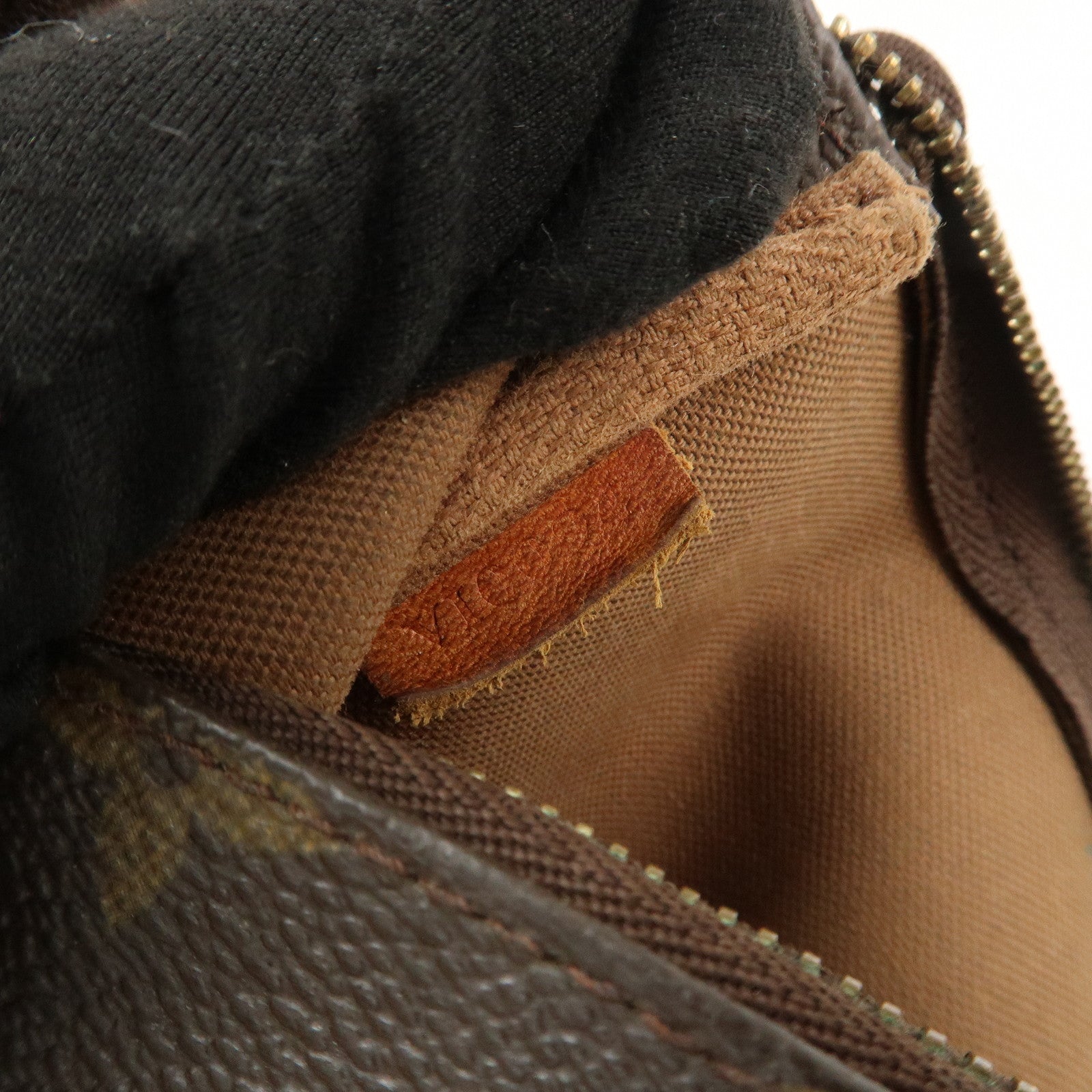 Louis Vuitton Monogram Panda Pochette Accessoires Pouch M51981