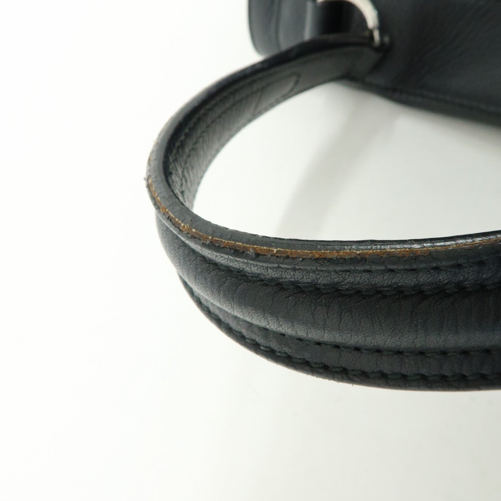 SAINT LAURENT PARIS Muse Two Calf Leather Hand Bag Black 229080