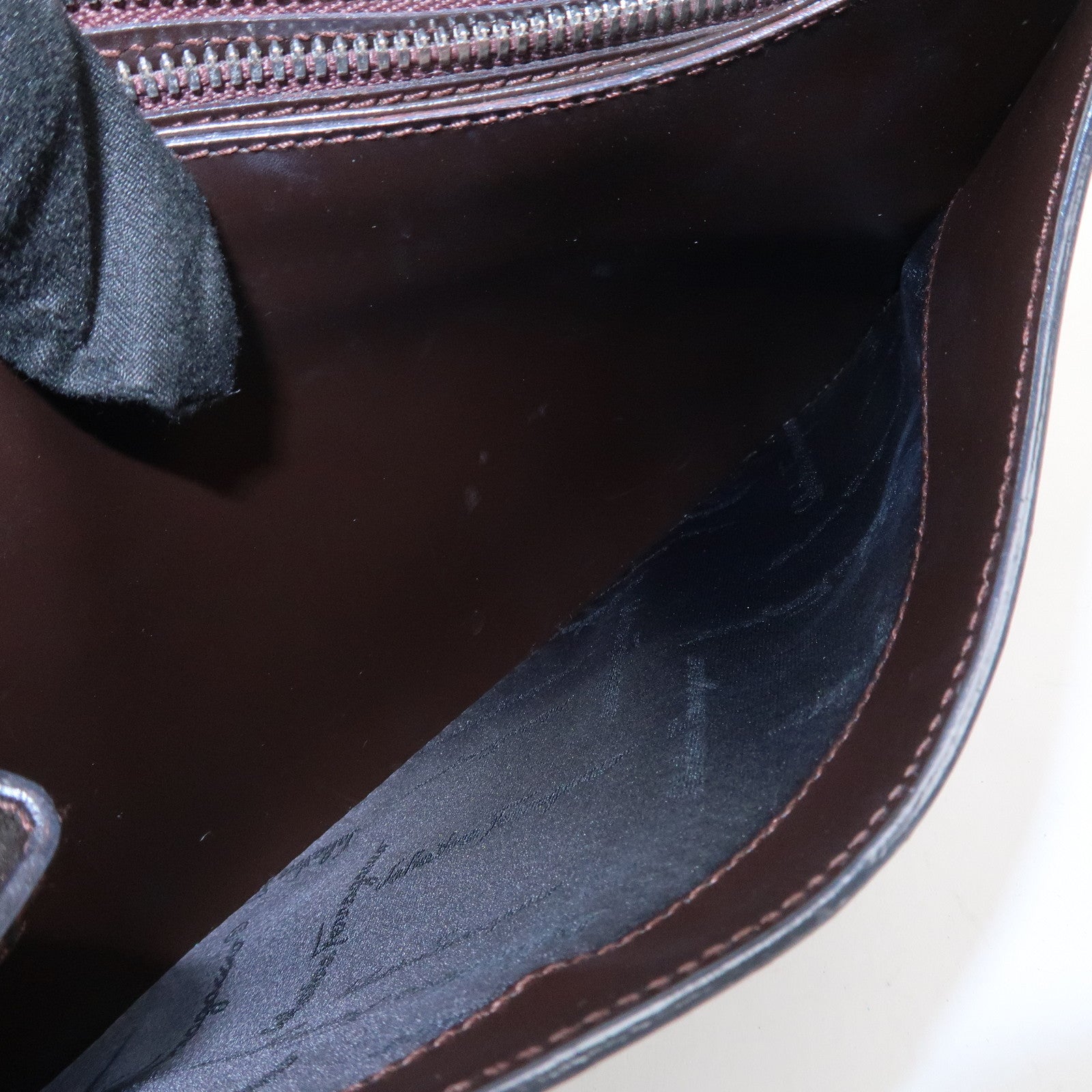 Ferragamo Gancini Leather Shoulder Bag Dark Brown AQ-21 0170