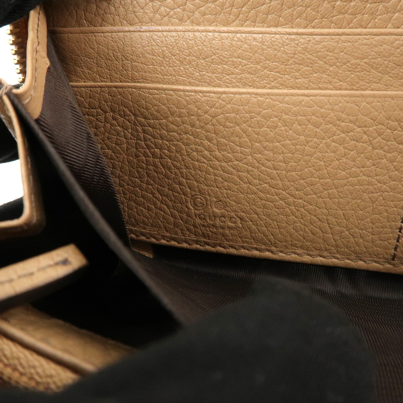 GUCCI SOHO Leather Round Zippy Long Wallet Beige 598187