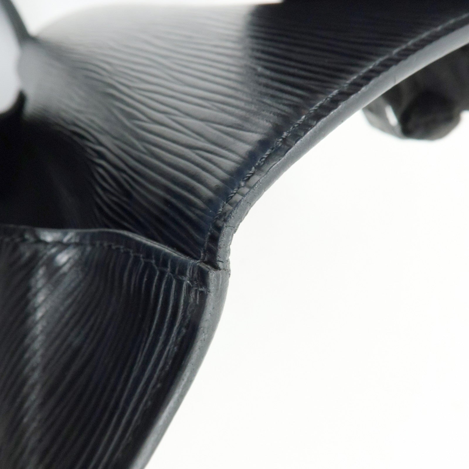 Louis Vuitton Epi Cartouchiere Shoulder Crossbody Bag Noir M52242