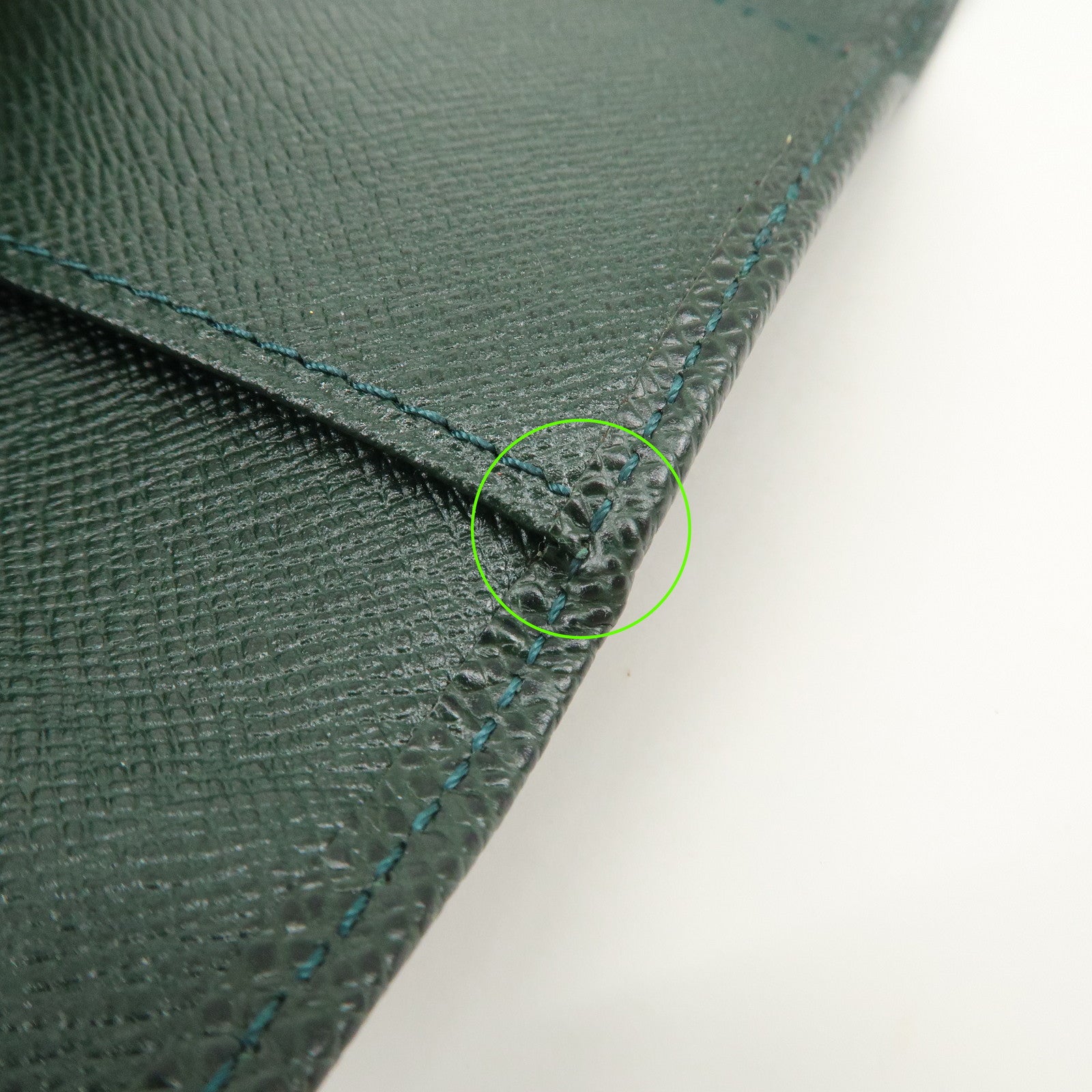 Louis Vuitton Taiga Leather Multicles 6 Key Case Epicea M30534