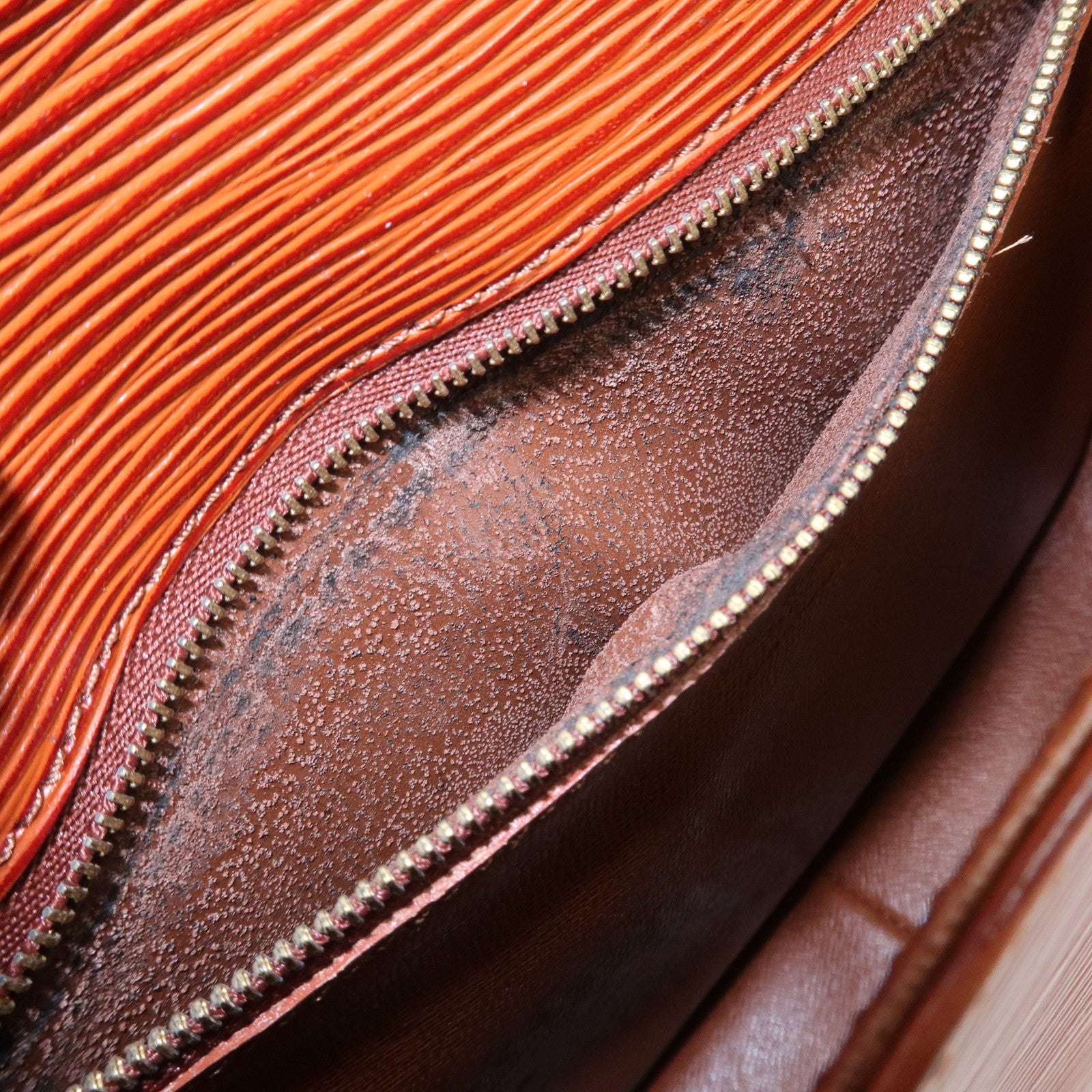 Louis Vuitton Epi Saint Cloud Shoulder Bag Kenya Brown M52193