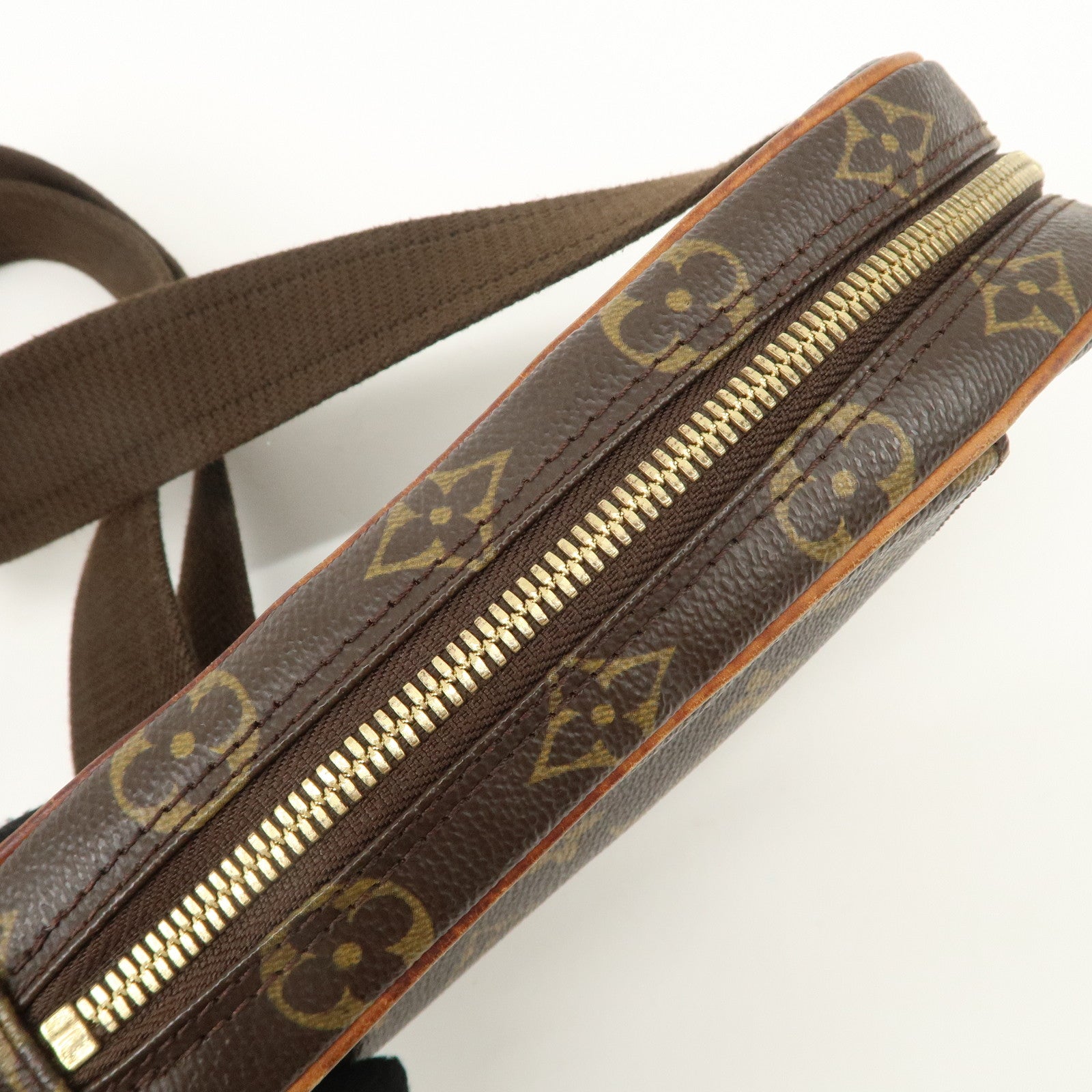 Louis Vuitton Monogram Pochette Gange Cross Body Bag M51870 Used