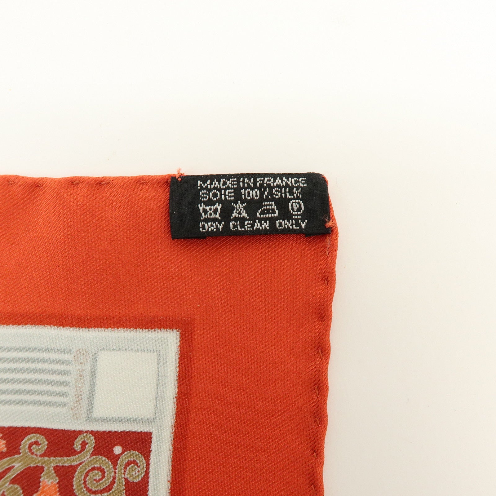 HERMES Carre 45 Silk 100% www.hermes.com Scarf Orange