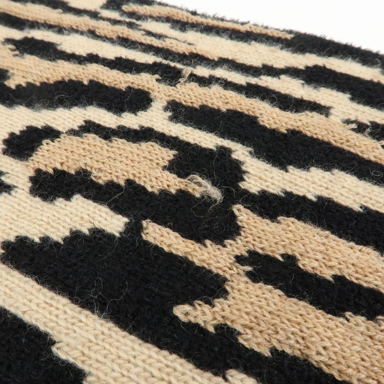 Louis Vuitton Écharpe Léogram Wool Rayon Cashmere Scarf Leoard