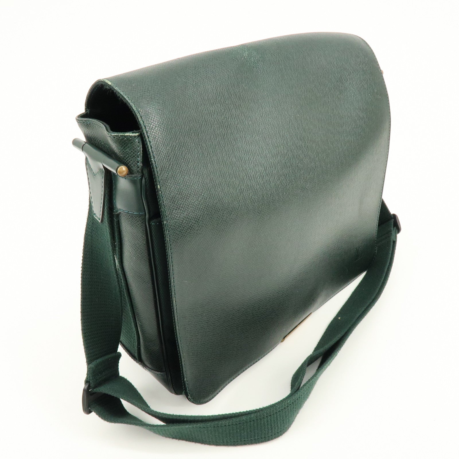 Louis Vuitton Taiga Victor Shoulder Bag Crossbody Bag Epicea M30144