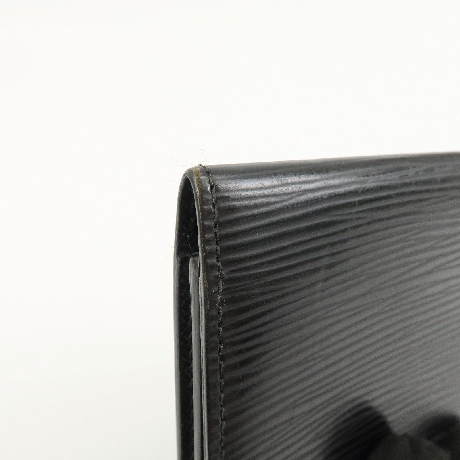 Louis Vuitton Epi Enveloppe Carte de Visite Card Case Noir M56582