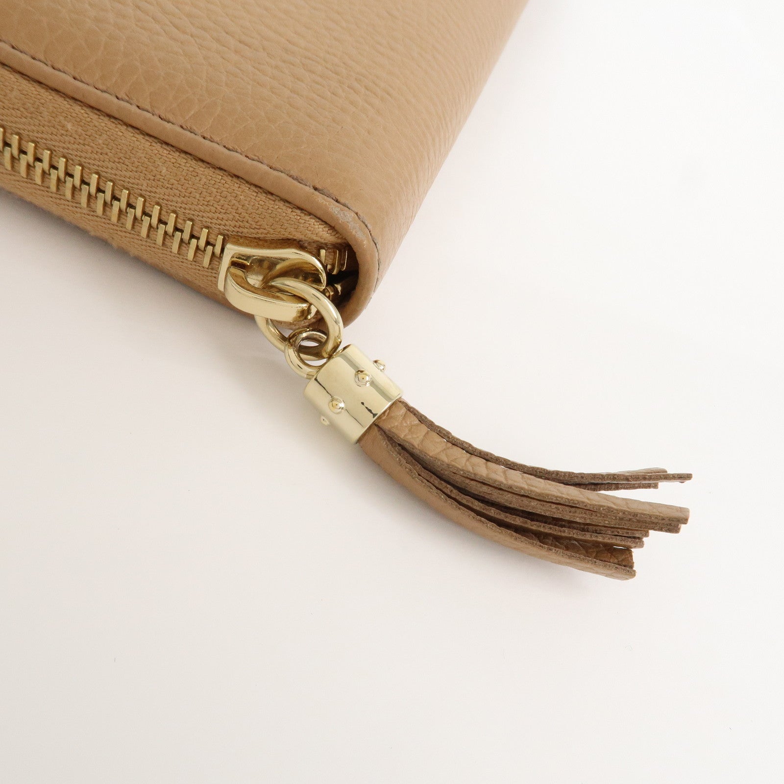 GUCCI SOHO Leather Round Zippy Long Wallet Beige 598187