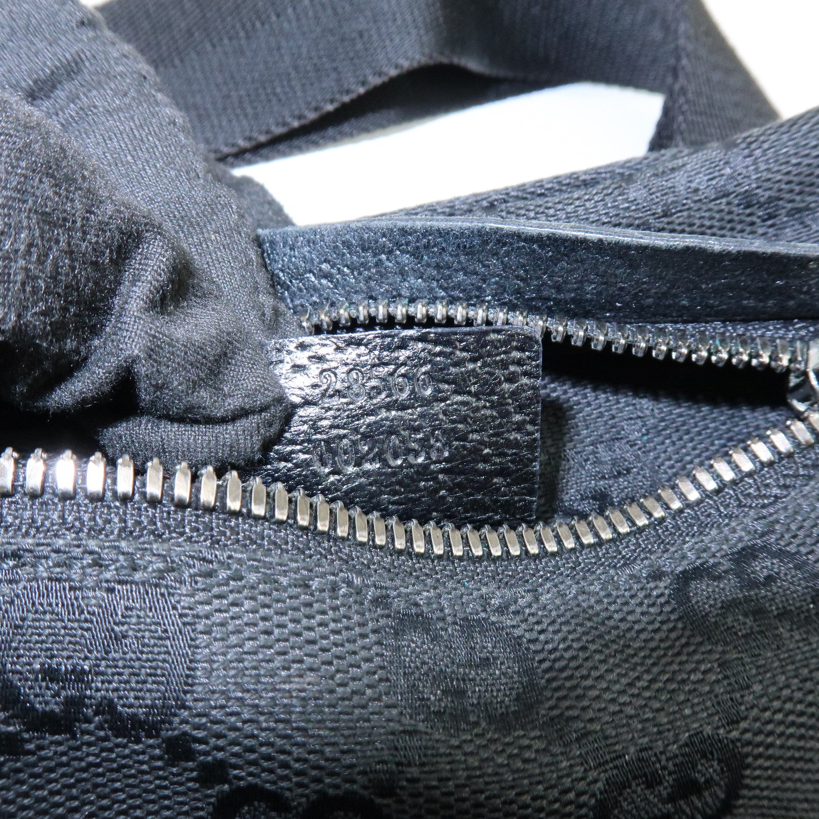 GUCCI GG Canvas Leather Waist Bag Crossbody Bag Black 28566