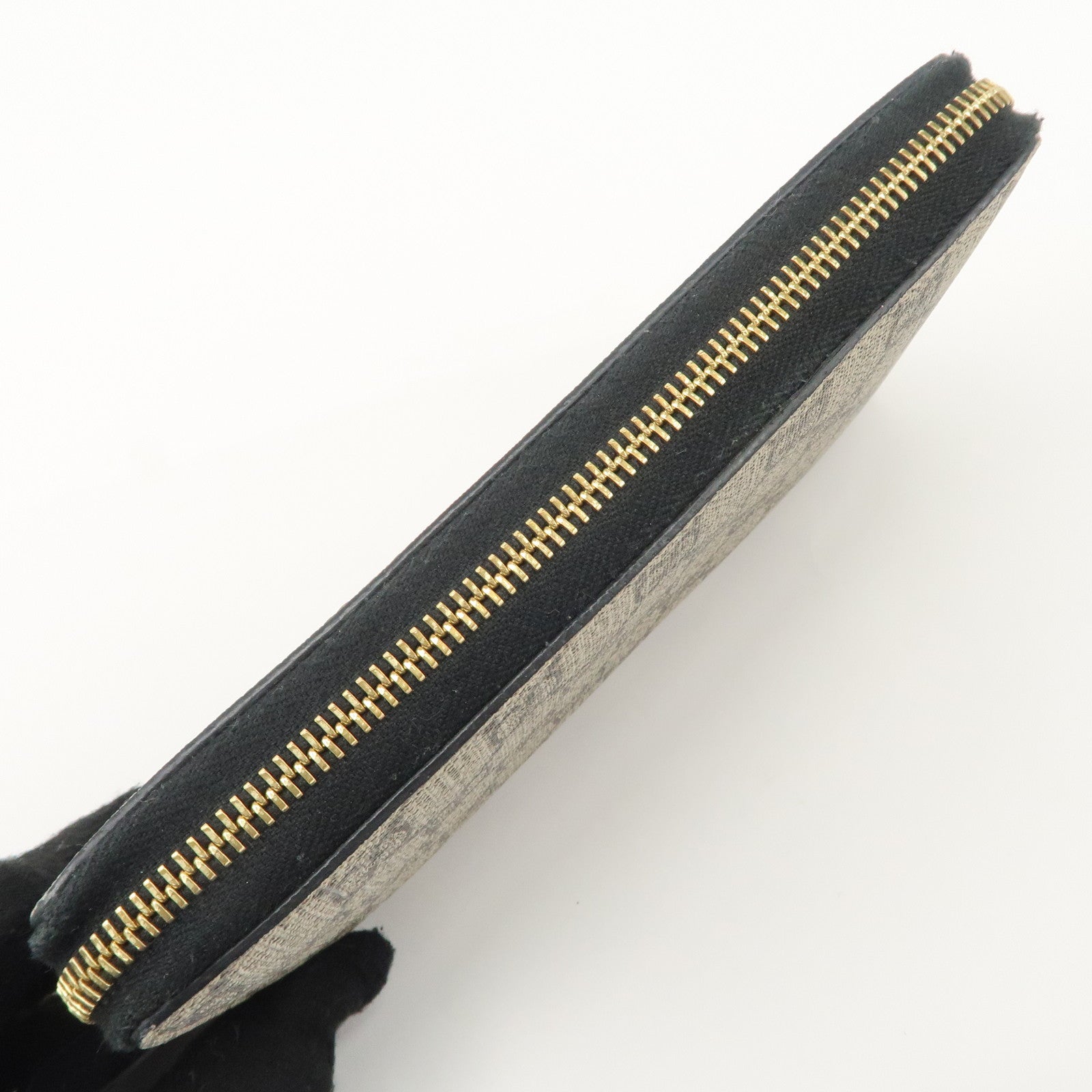 GUCCI GG Supreme Leather Round Zippy Wallet Black Beige 410102 Used