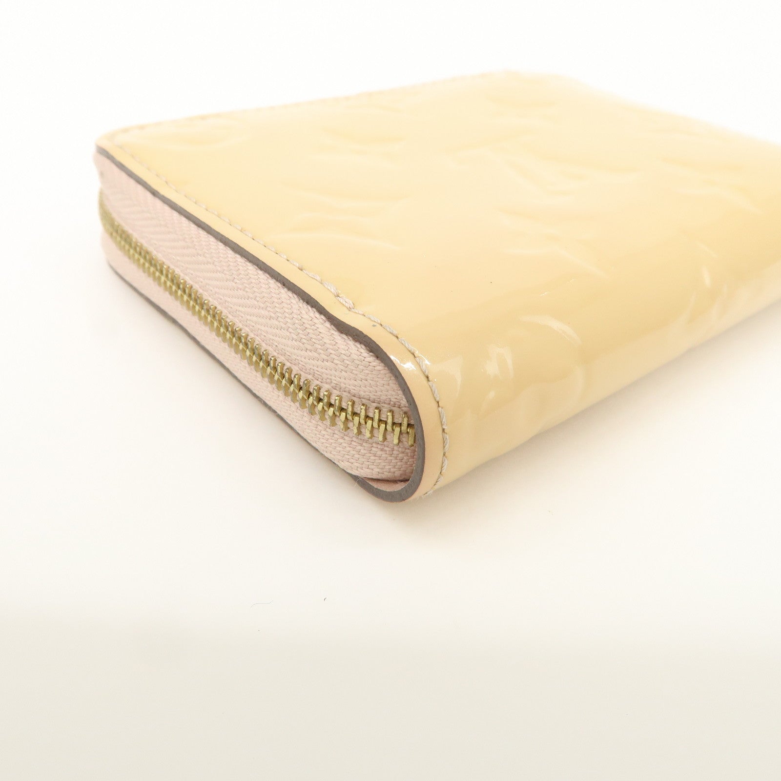 Louis Vuitton Monogram Vernis Leather Zippy Round Coin Case Dune M90203