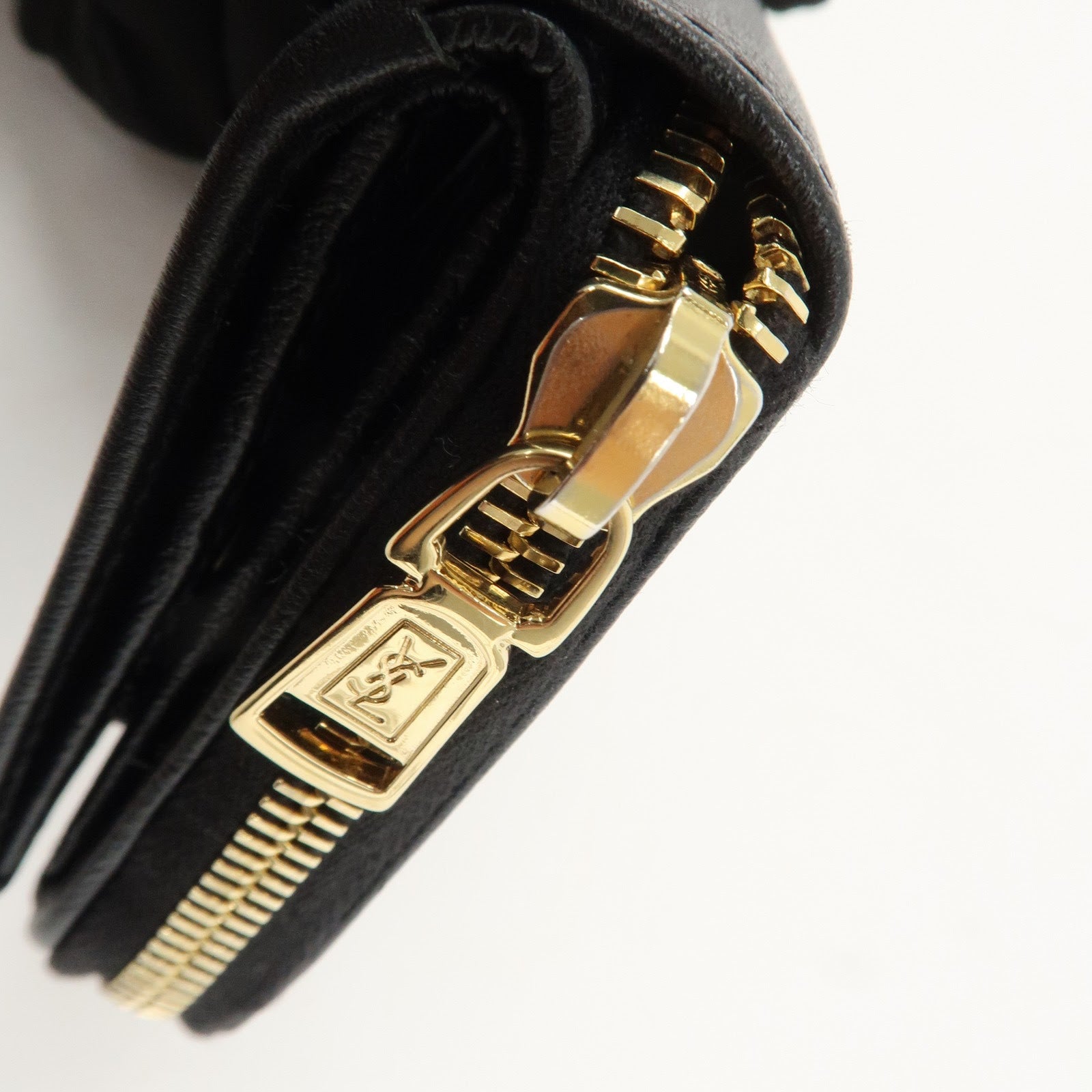SAINT LAURENT Round Zippy Leather Bi-fold Wallet Black 568985 Used
