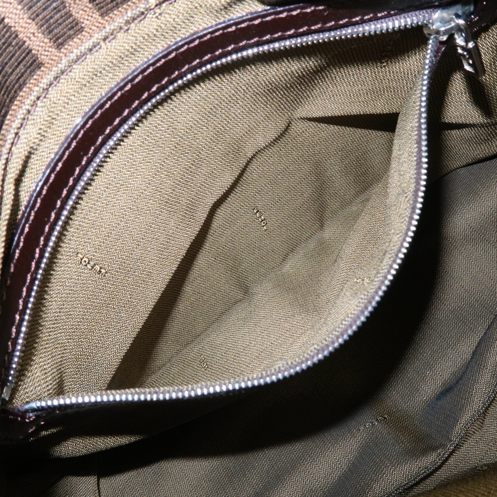 FENDI Mamma Baguette Canvas Leather Shoulder Bag Silver HDW 26325 Used