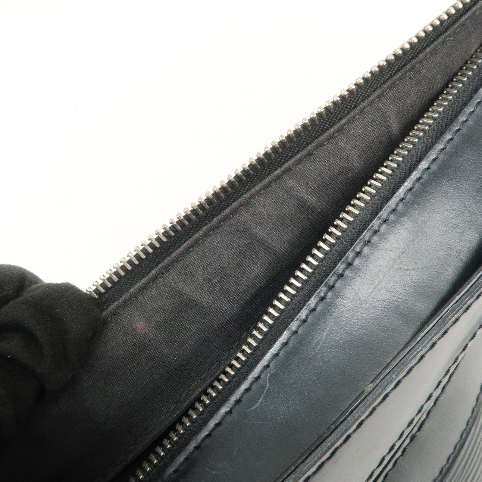 Louis Vuitton Epi Leather Turen PM Shoulder Bag Noir M59282