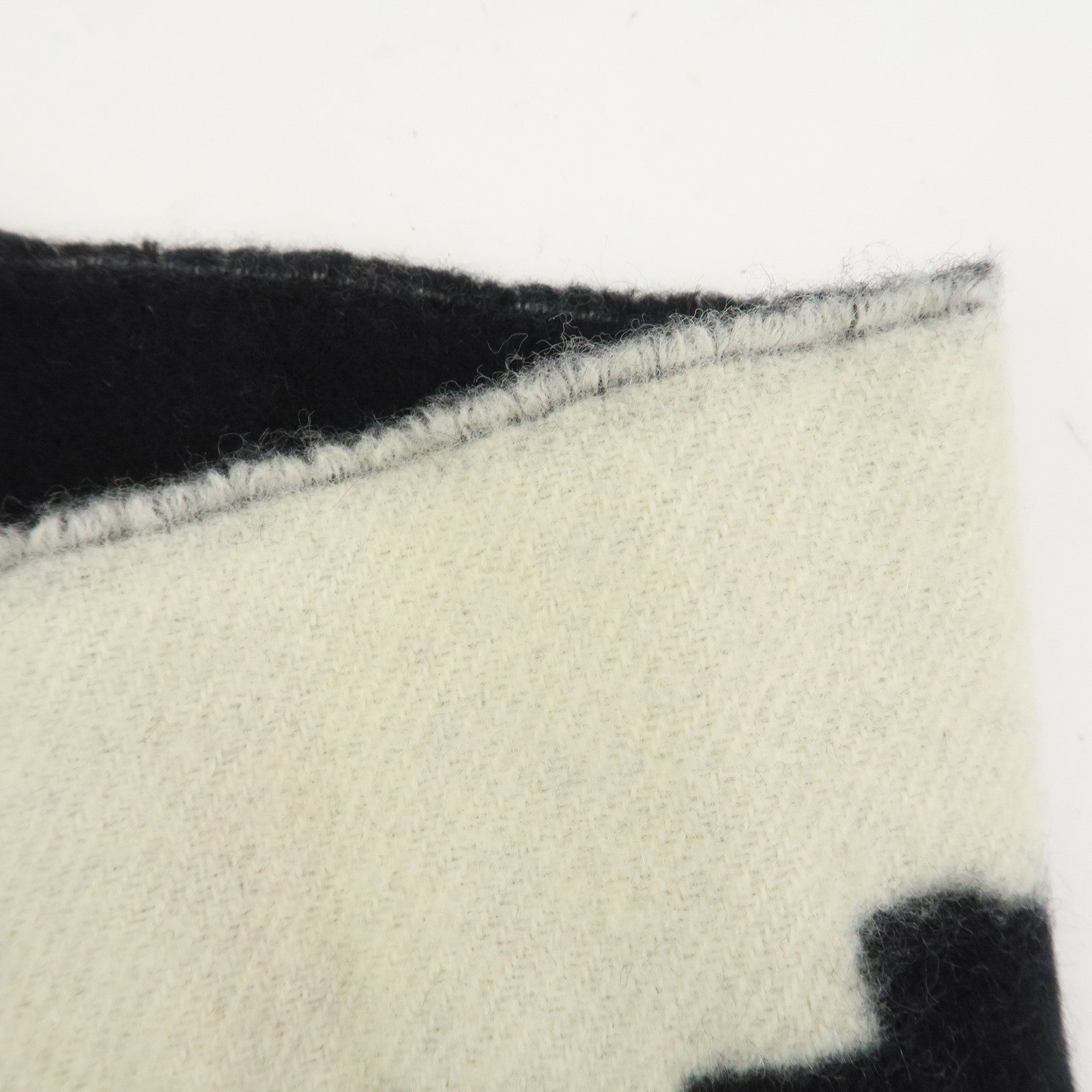 Louis Vuitton Echarpe LV Forward Cashmere Wool Scarf Black M73439