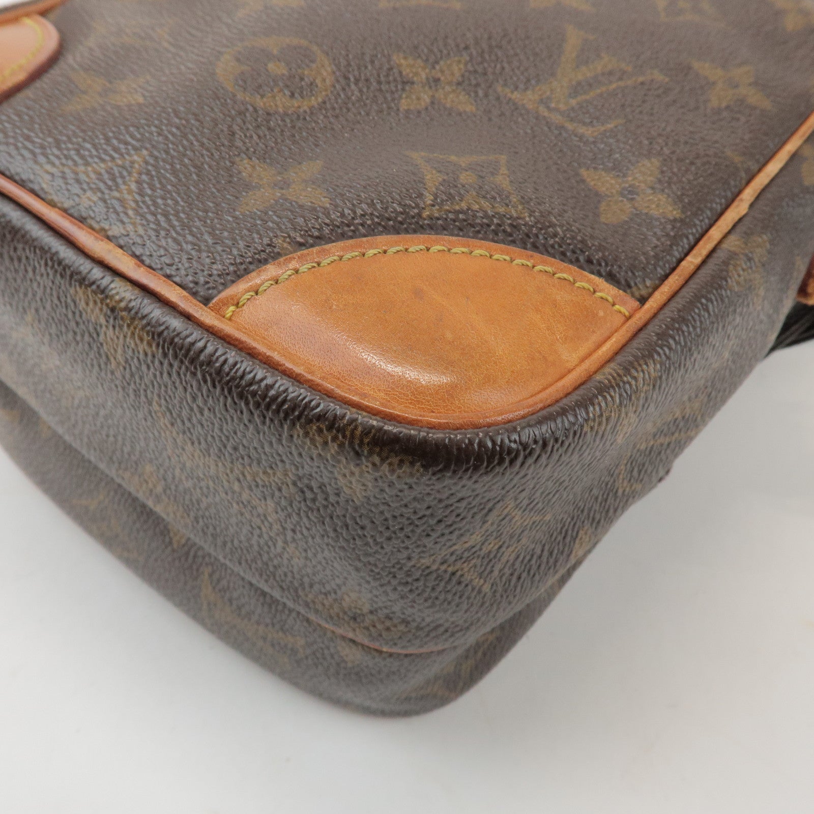 Louis Vuitton Monogram Amazone Shoulder Bag Crossbody Bag M45236