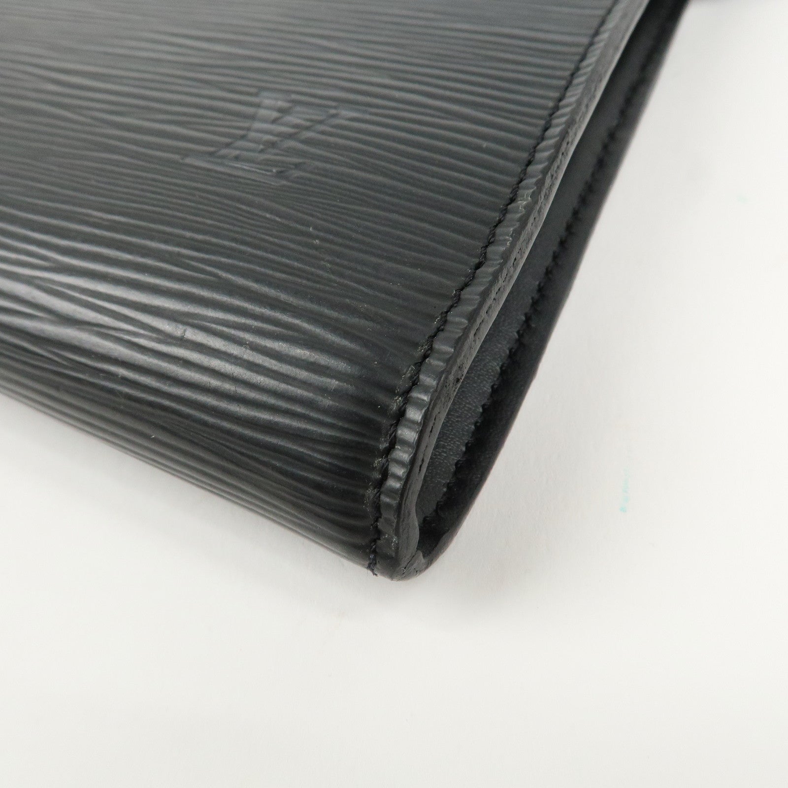 Louis Vuitton Epi Pochette Accessoires Hand Bag Noir M52942 Used