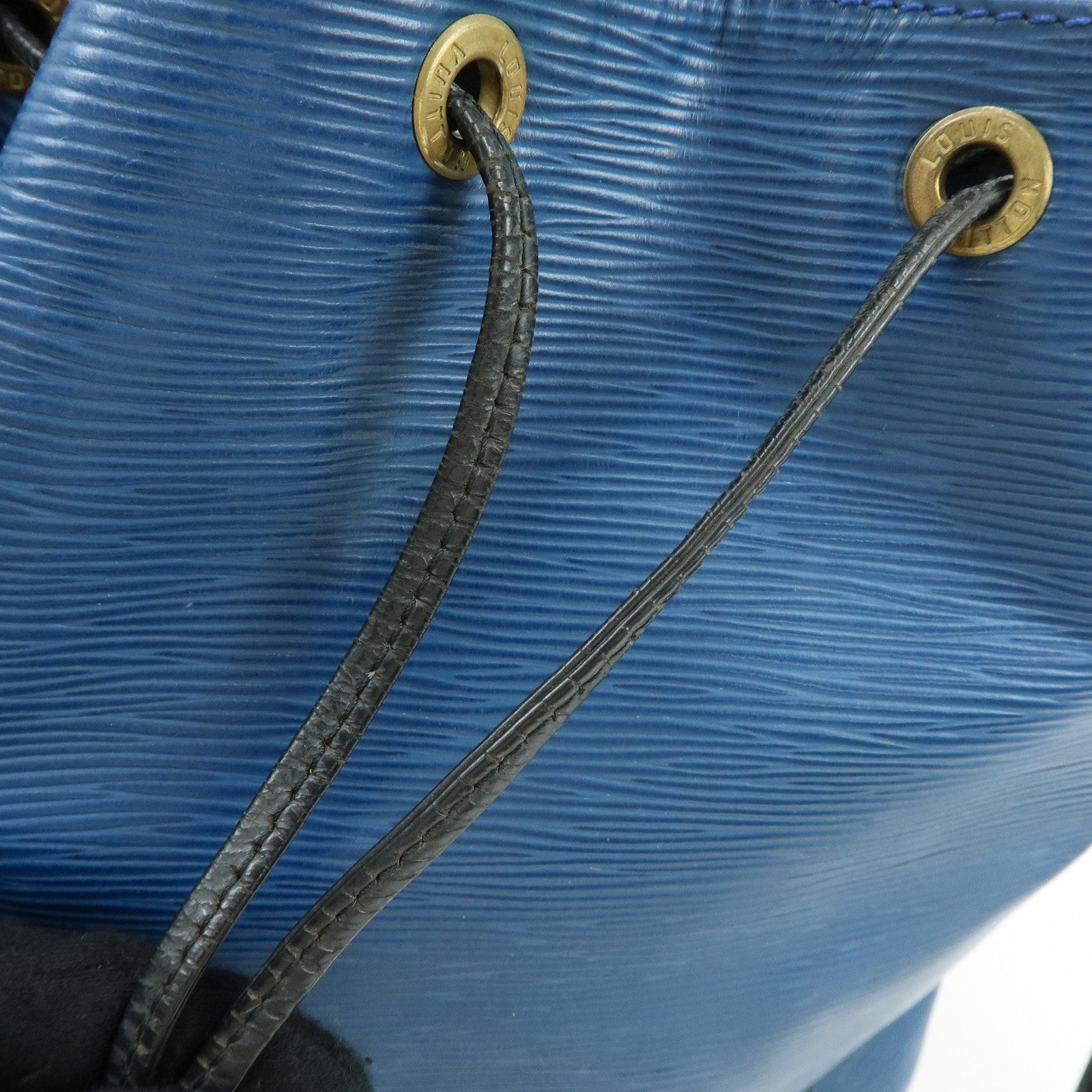 Louis Vuitton Epi Petit Noe Bicolor Shoulder Bag Blue Noir M44152