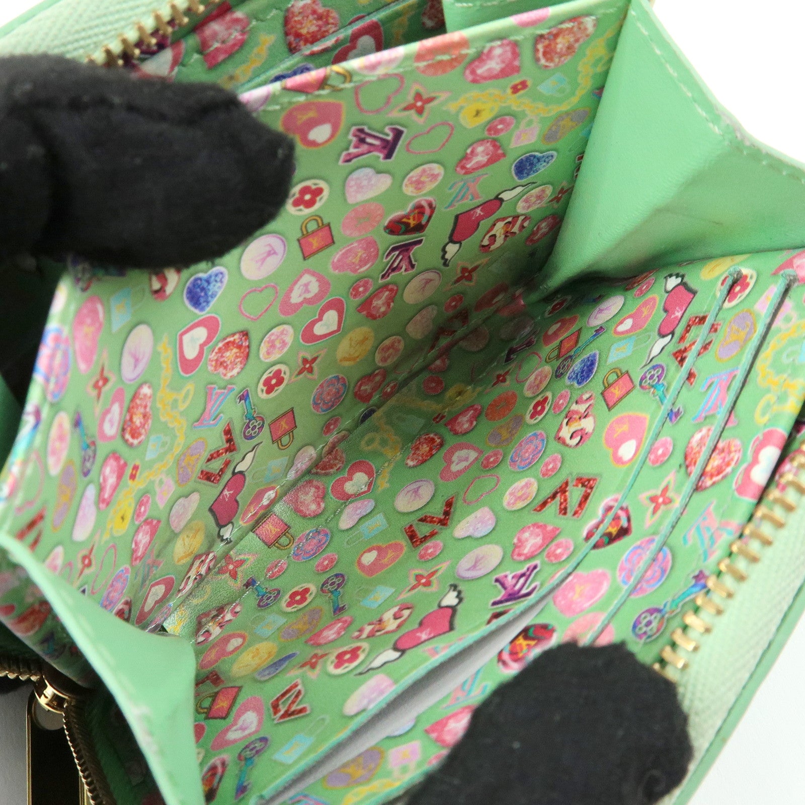 Louis Vuitton Monogram Vernis Leather Coin Case Gummy Apple M81892