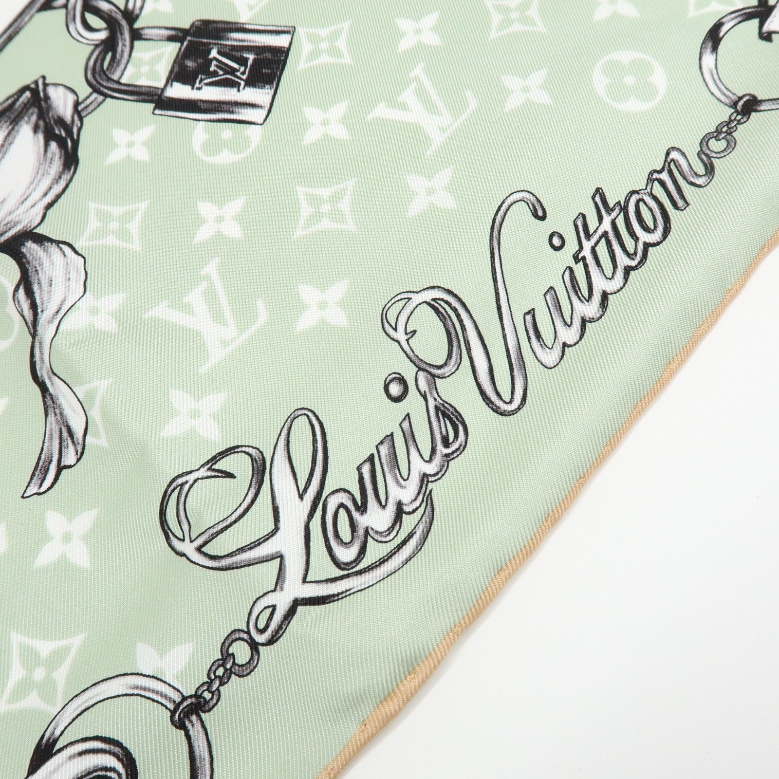 Louis Vuitton Blooming Monogram Carre 90 Silk 100% Scarf M96872