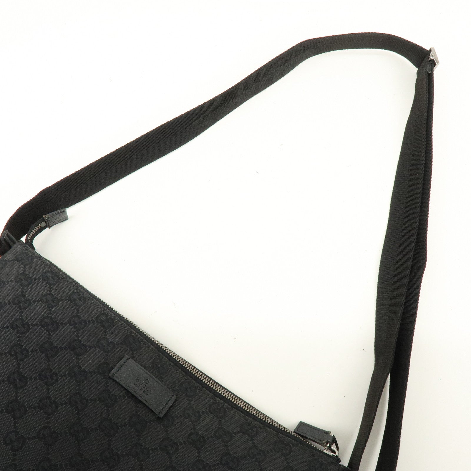 GUCCI GG Canvas Leather Shoulder Bag Messenger Bag Black 110054