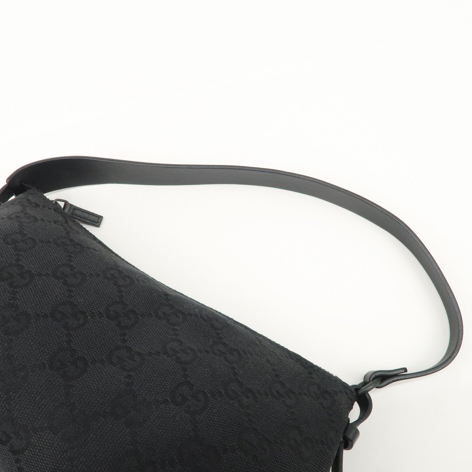 GUCCI GG Canvas Leather Accessory Pouch Hand Bag Black 103399 Used