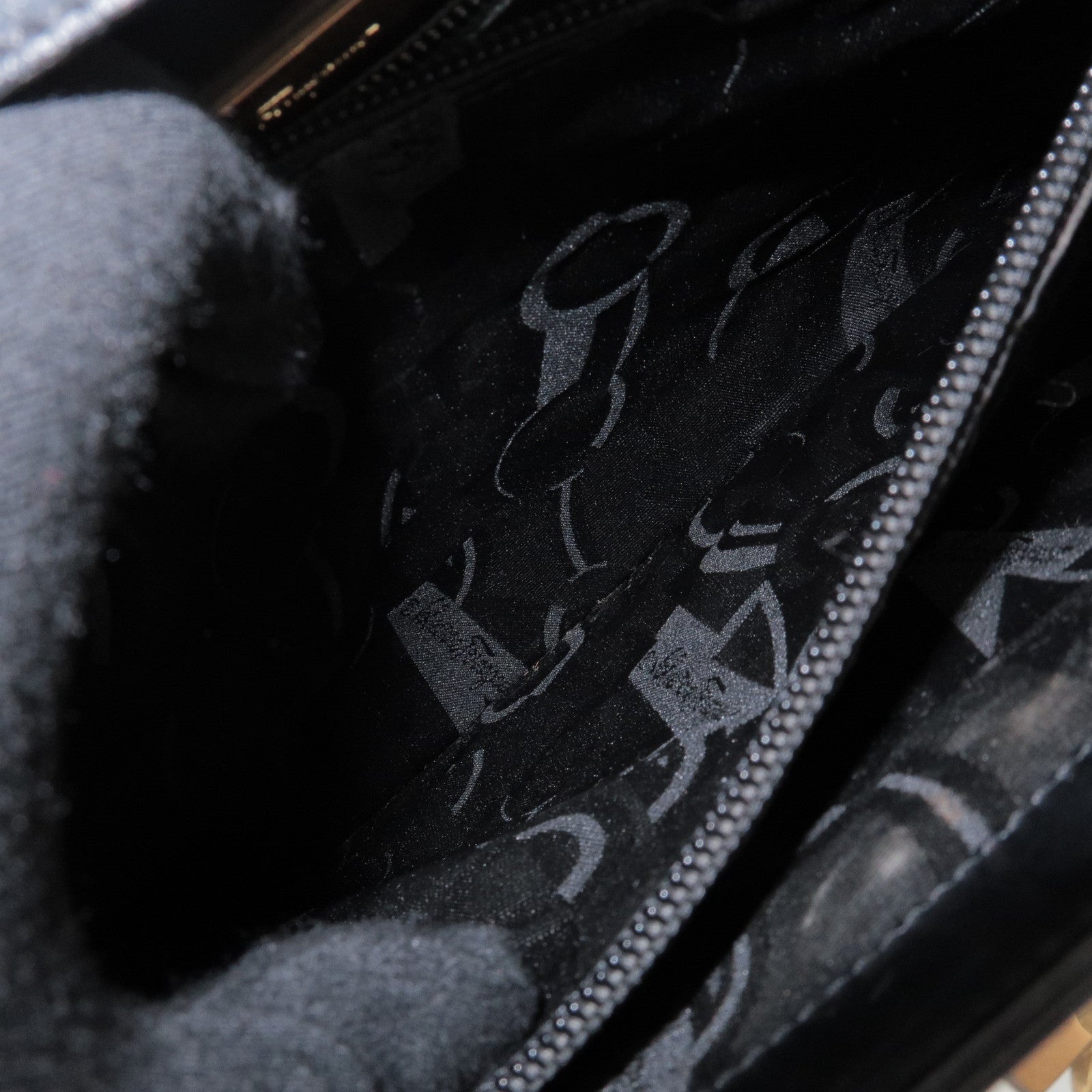 Ferragamo Gancini Calf Leather Shoulder Bag Hand Bag Black