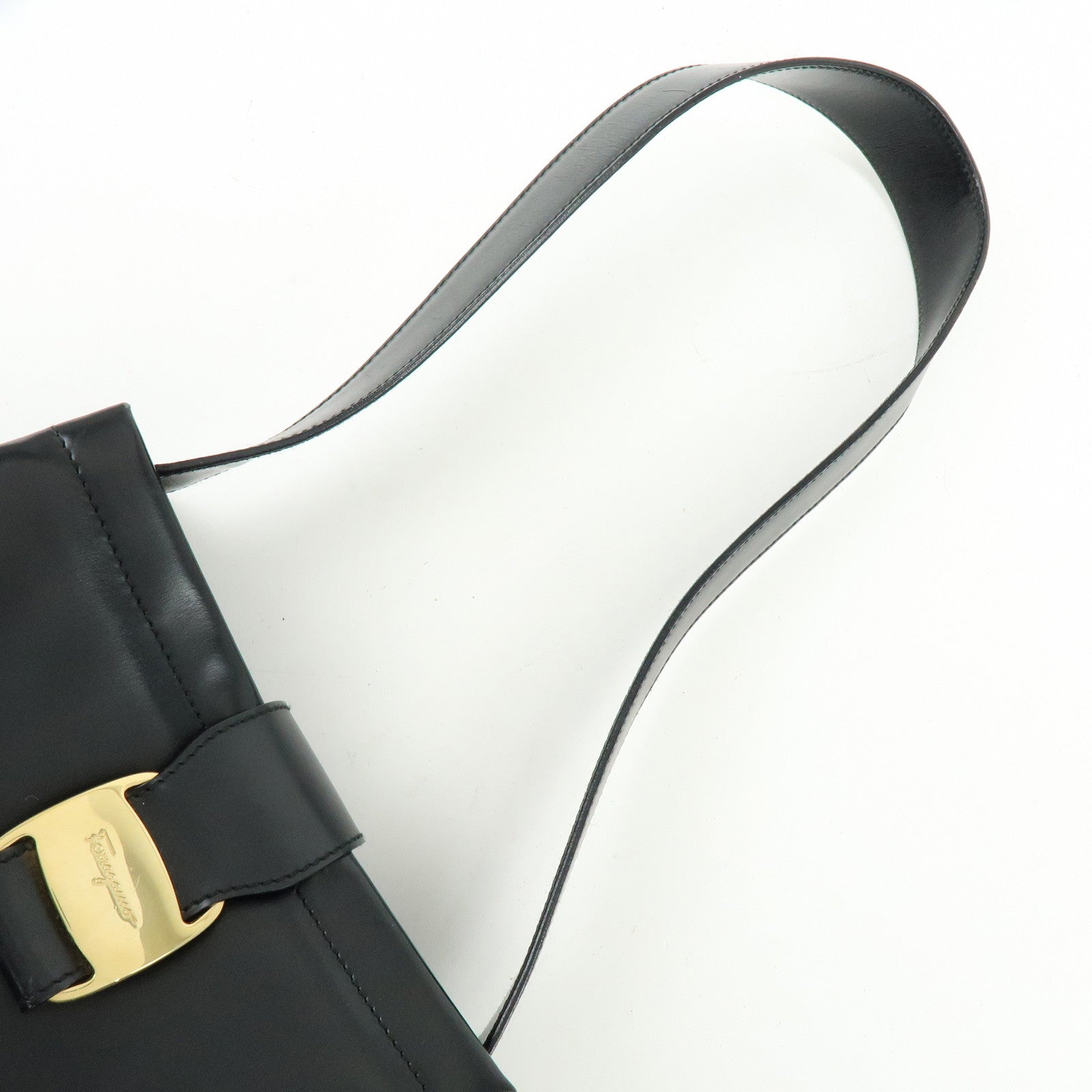 Ferragamo Vara Leather Shoulder Bag Hand Bag Black