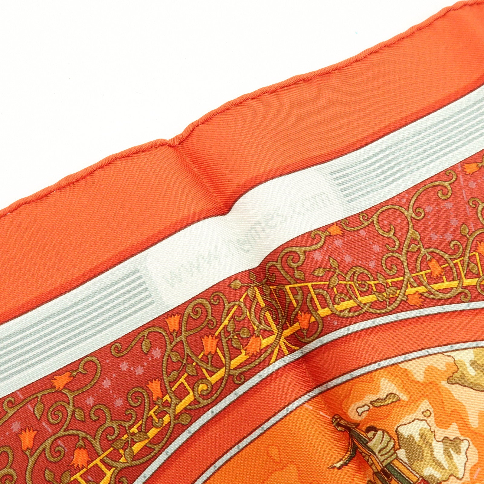 HERMES Carre 45 Silk 100% www.hermes.com Scarf Orange