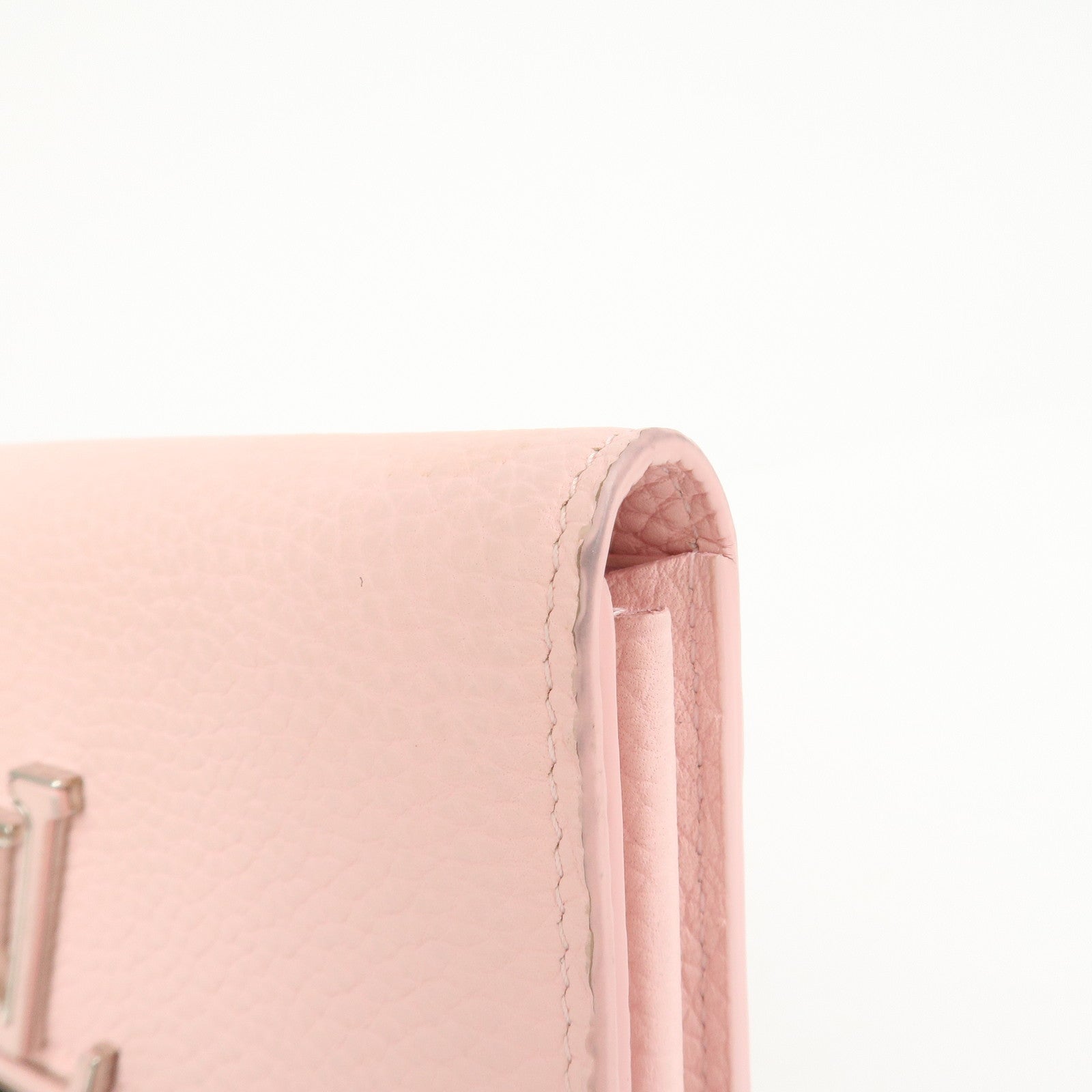 Louis Vuitton Taurillon Portefeuille Capucines Wallet M61250