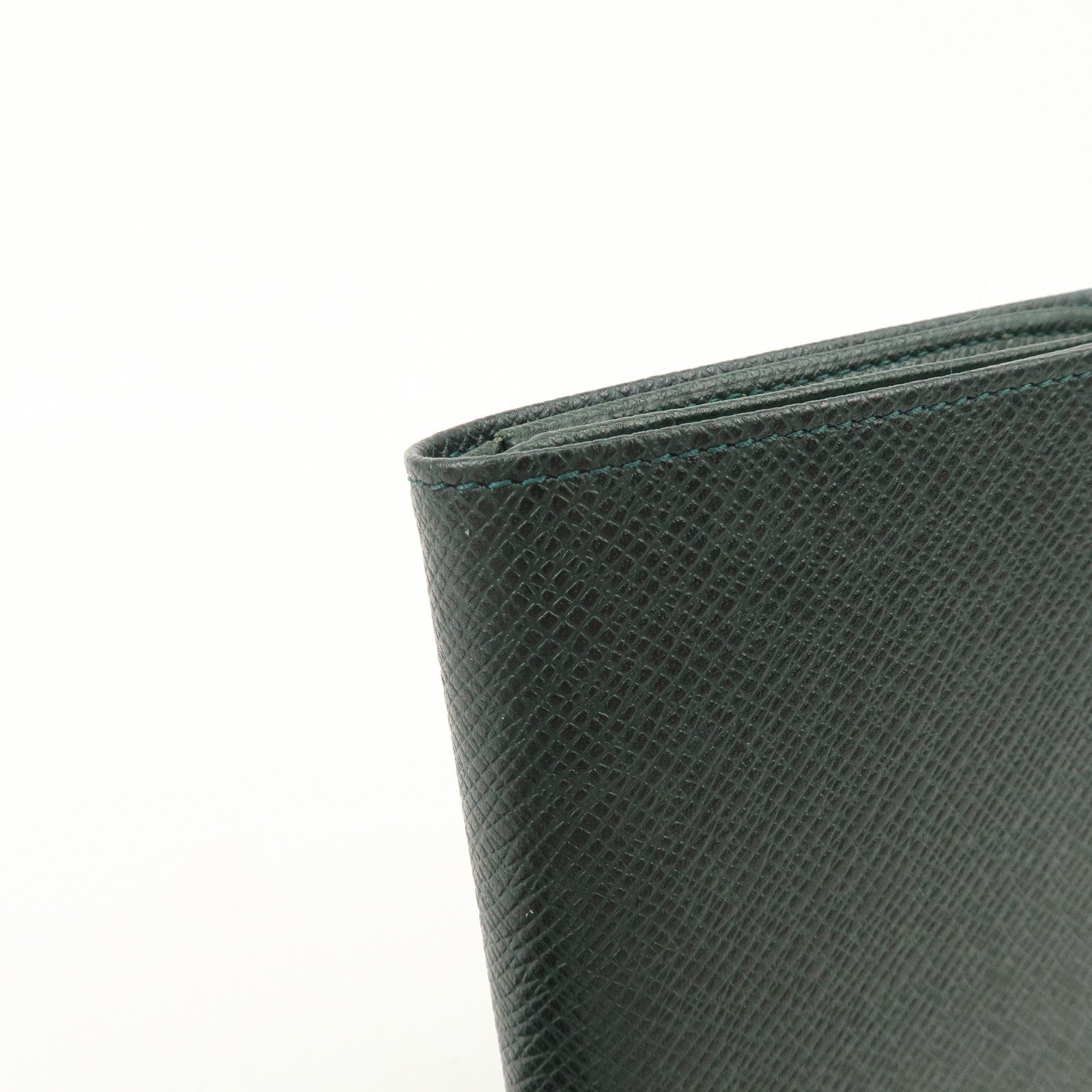 Louis Vuitton Taiga Leather Pass Case Card Case Epicea Used