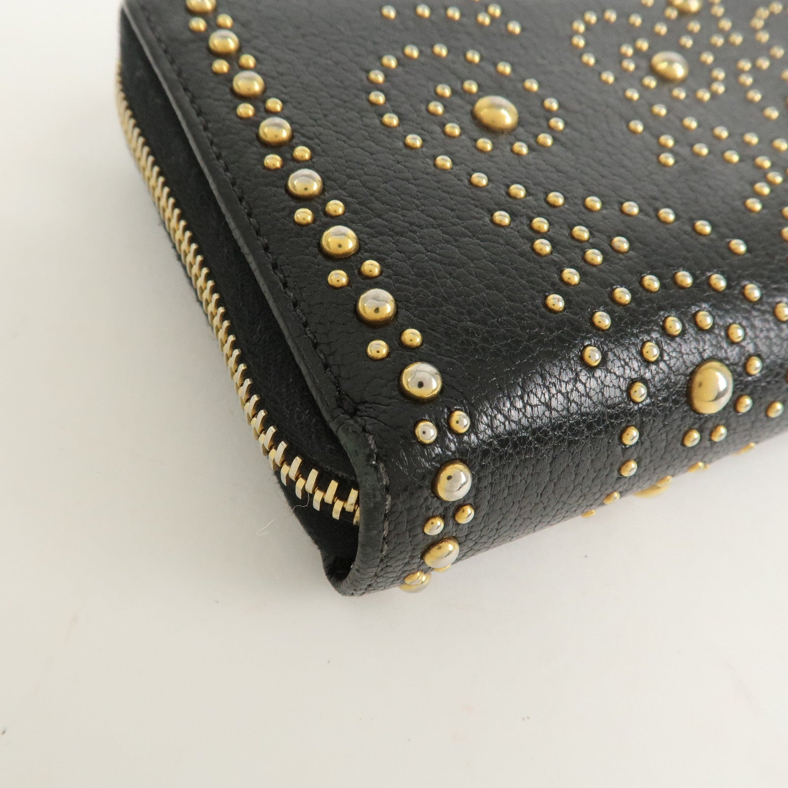 MIU MIU Leather Studs Round Zippy Long Wallet Black 5ML506 Used