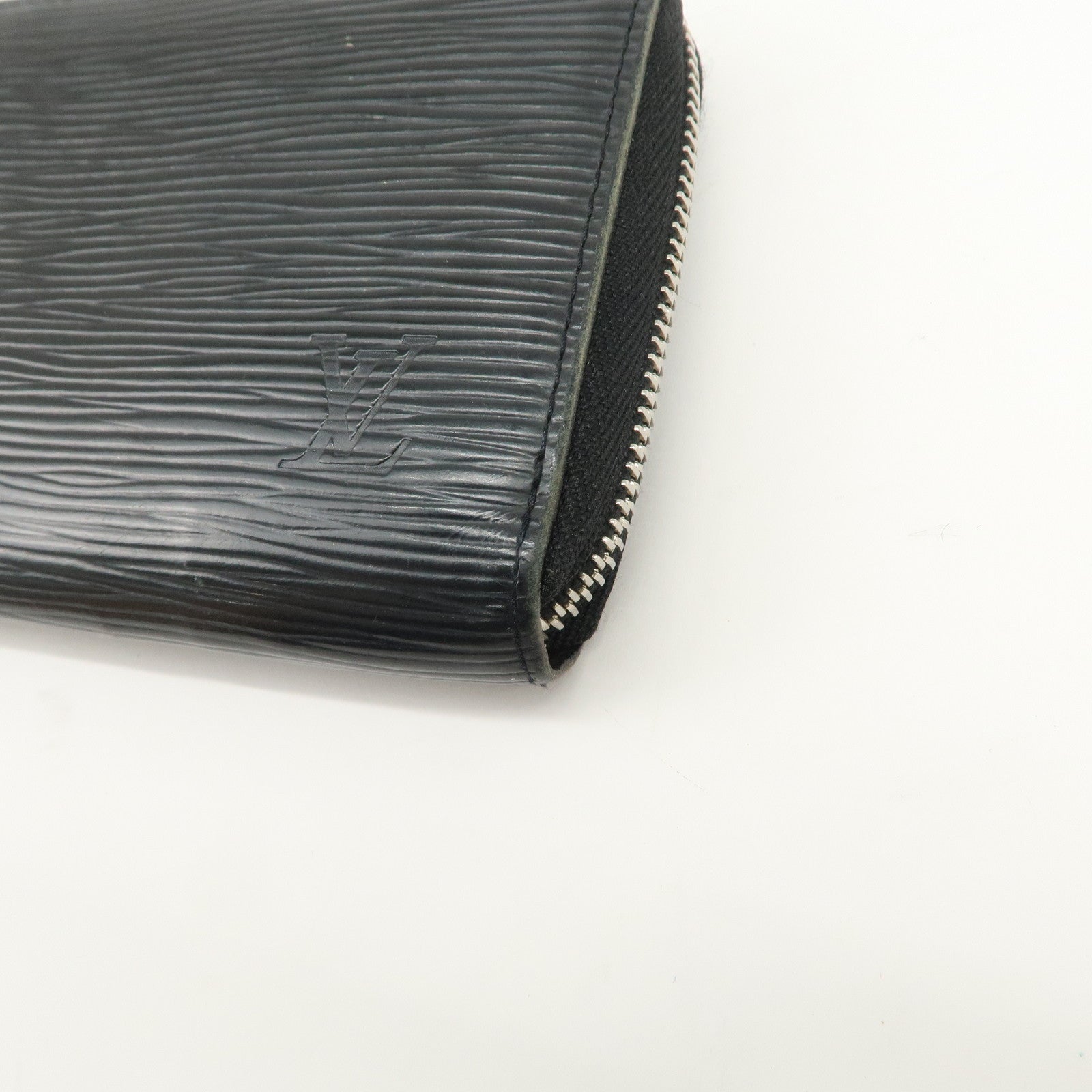 Louis Vuitton Epi leather Round Zippy Long Wallet Noir M60072