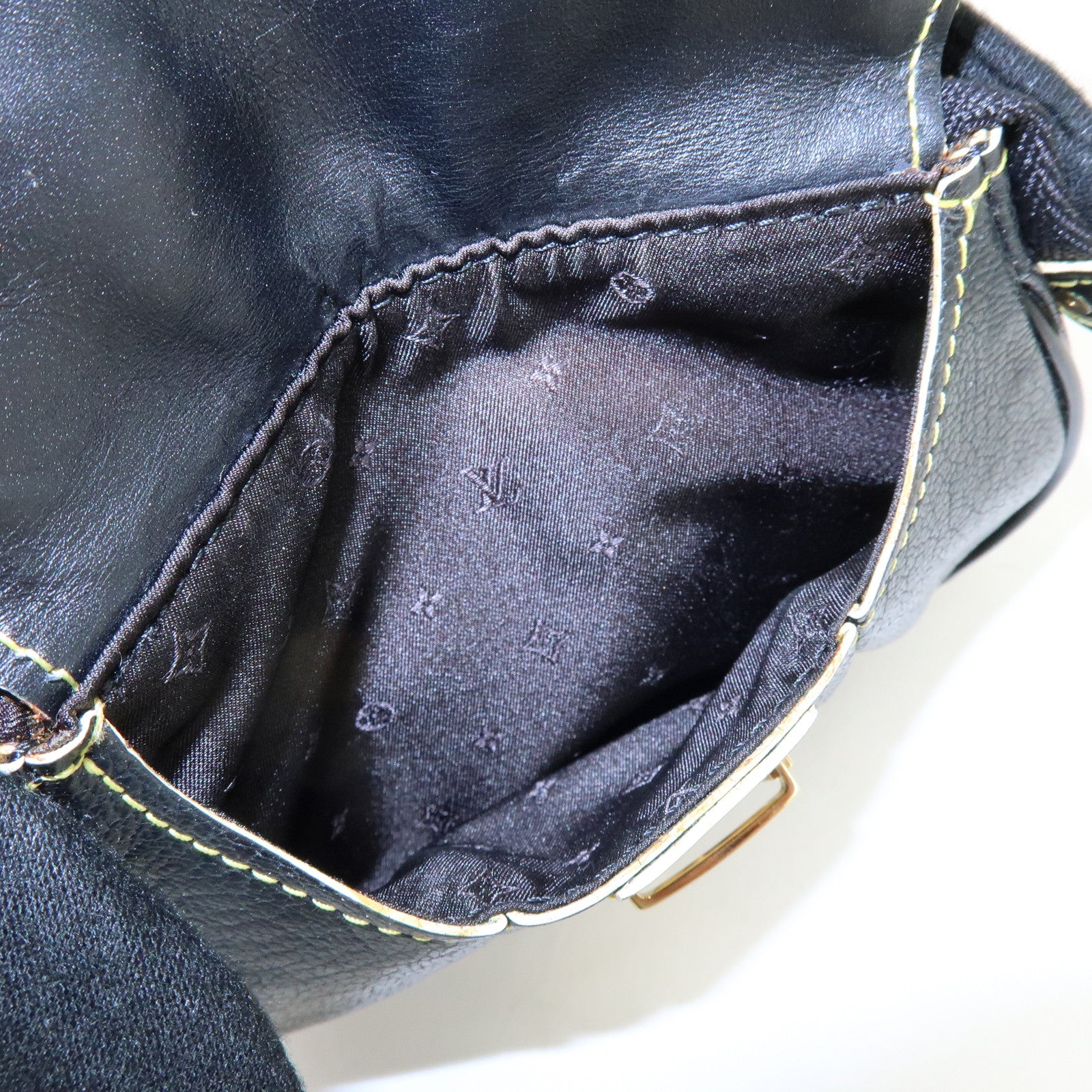 Louis Vuitton Suhari Mignon Leather Pouch Noir Black M91780