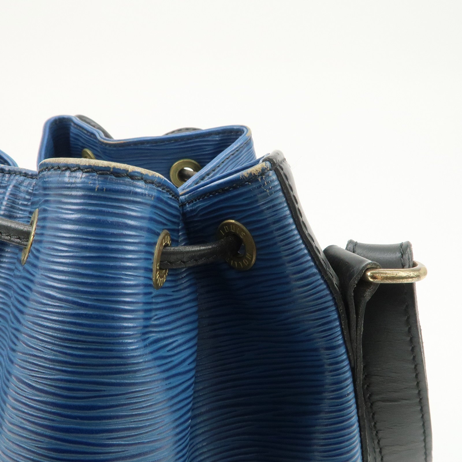 Louis Vuitton Epi Petit Noe Bi-color Shoulder Bag Noir Blue M44152