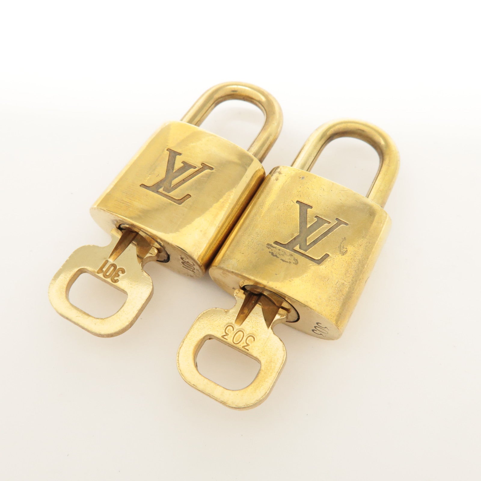 Louis Vuitton Set of 10 Lock & Key Cadena Key Lock Metal Gold Used