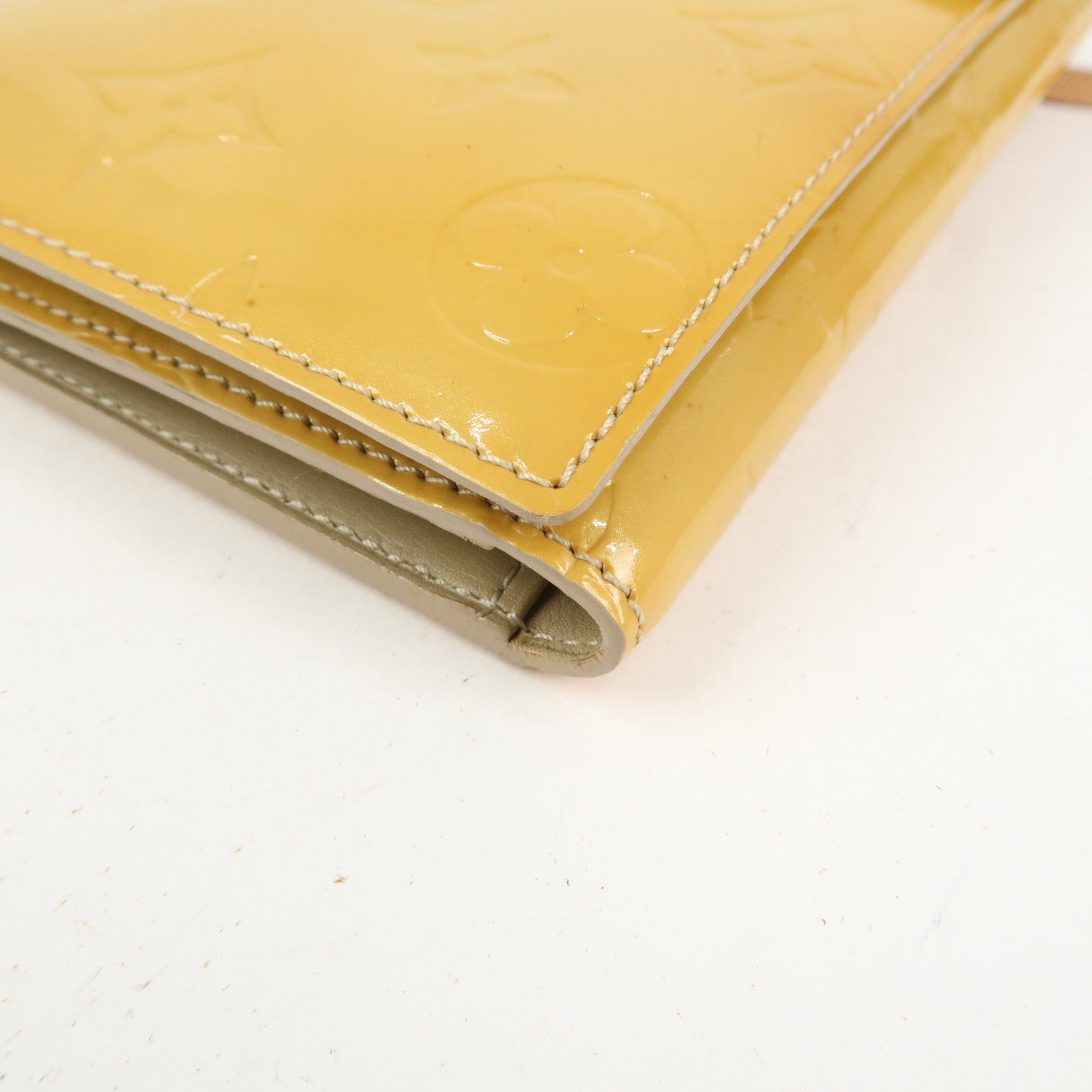 Louis Vuitton Monogram Vernis Walker Shoulder Bag Beige M91072