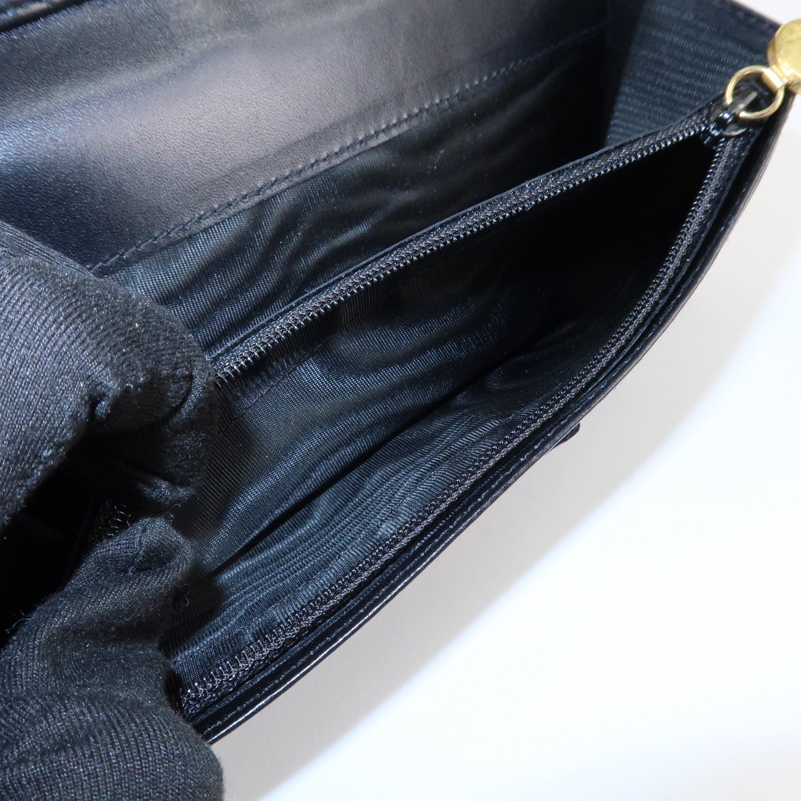 Ferragamo Vara Ribbon Leather Bi-fold Long Wallet Black Gold HDW Used
