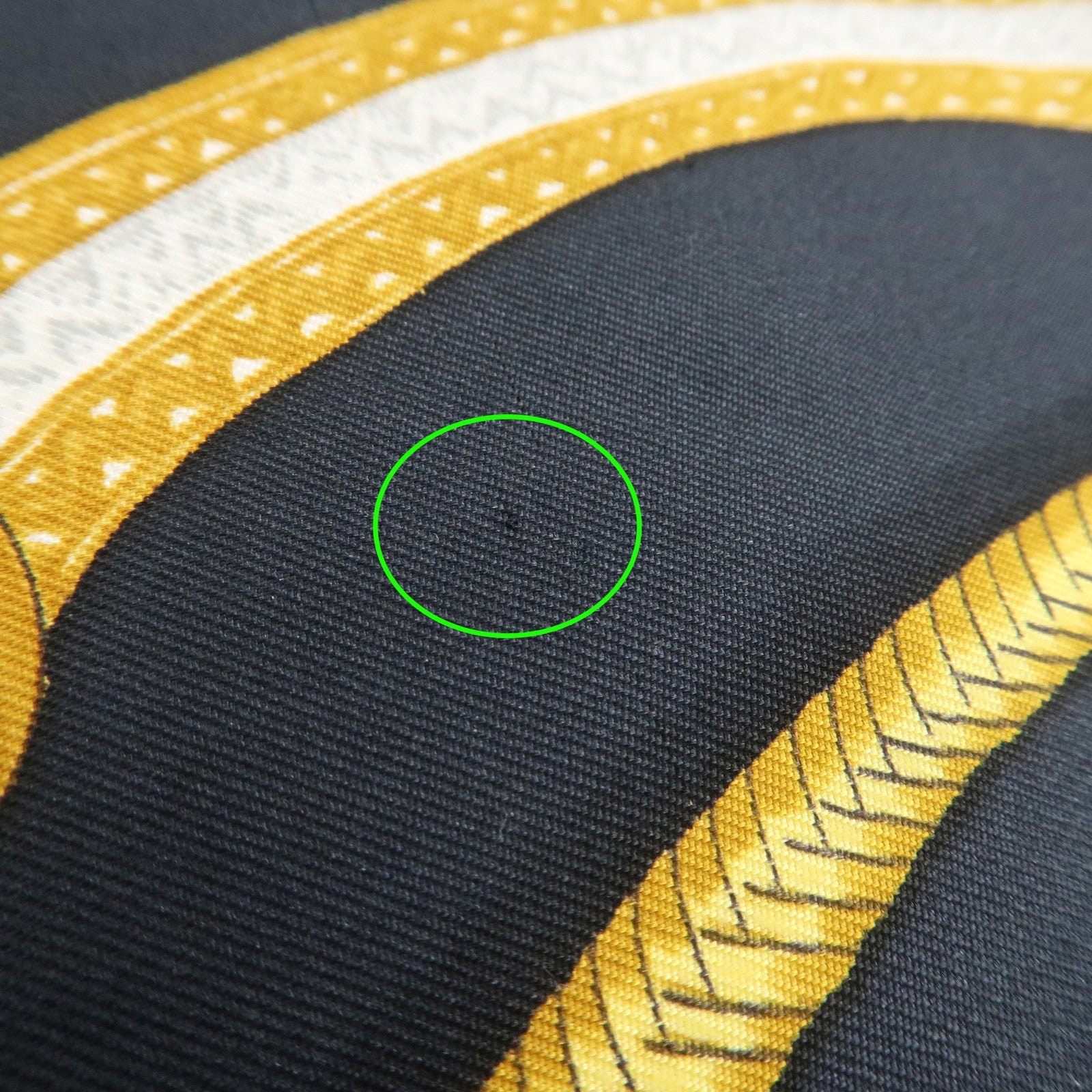 HERMES Carre 90 Silk 100% Scarf LE LAISSER COURRE Black