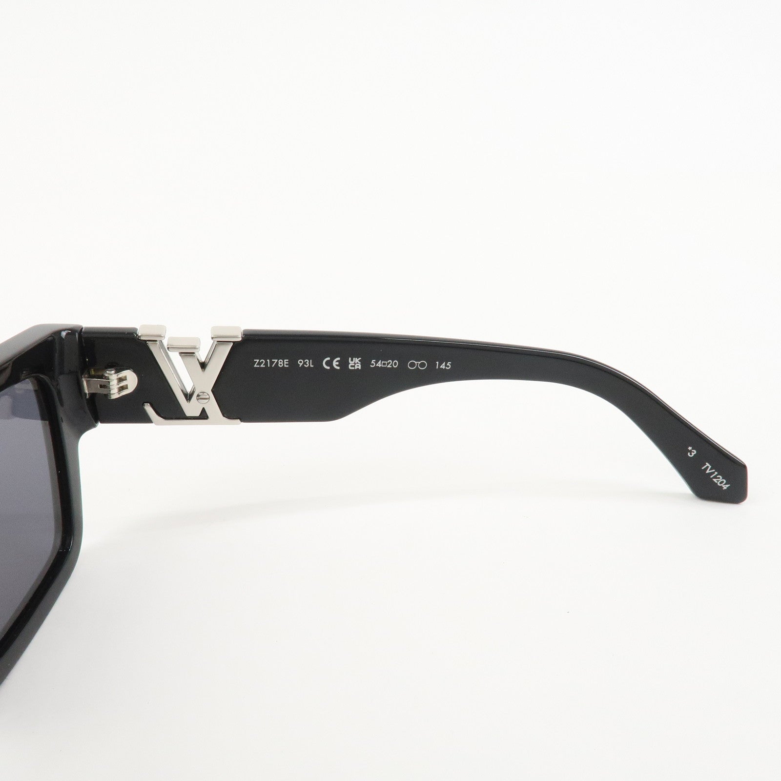 Louis Vuitton LV Sleek Square Plastic Sunglasses Black Z2178E