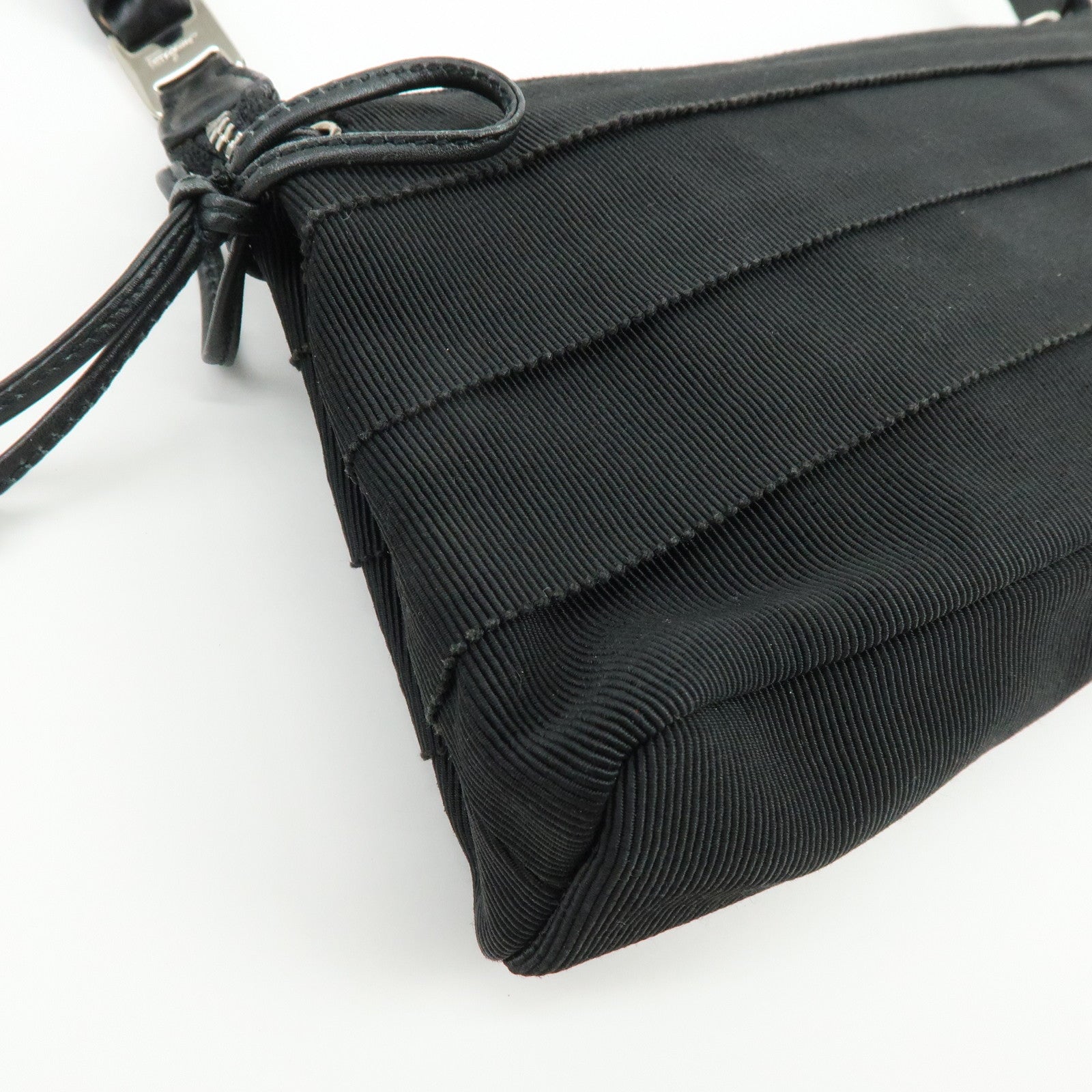 Ferragamo Vara Canvas Leather Side Ribbon Shoulder Bag Black
