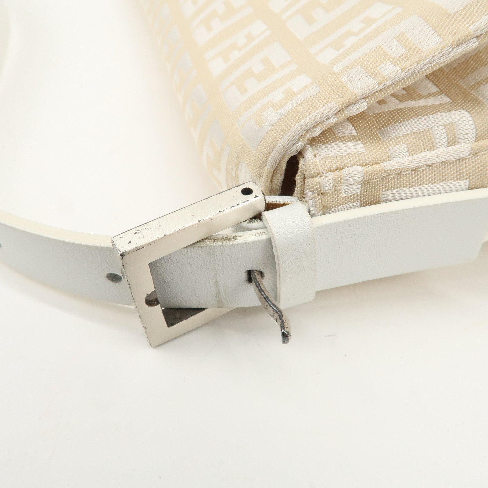 FENDI Mamma Baguette Zucchino Leather Shoulder Bag White 8BR000